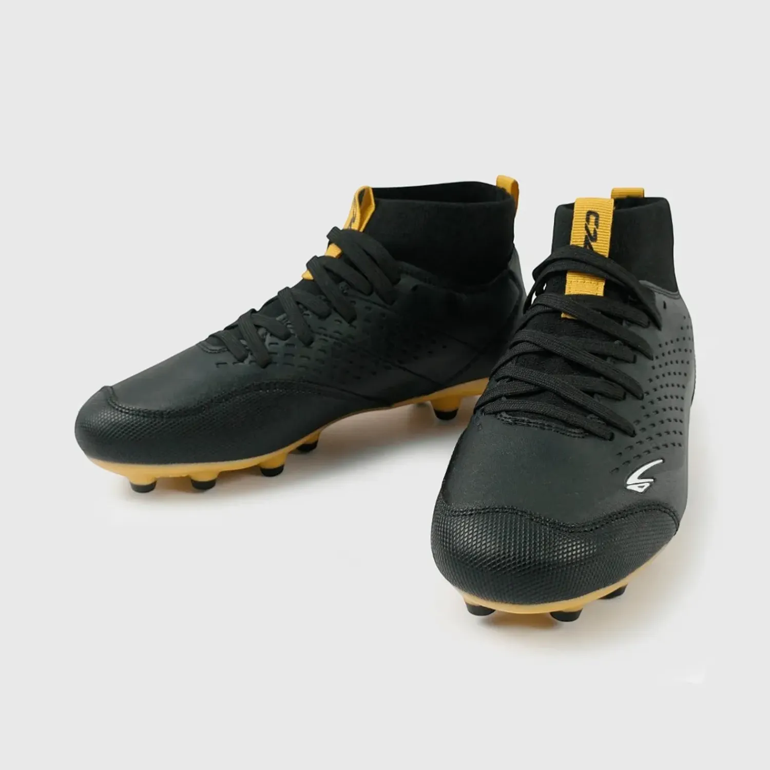 Zapatillas Colloky De Futbol Niños Kunix 58610201i25 color negro / dorado | Platanitos