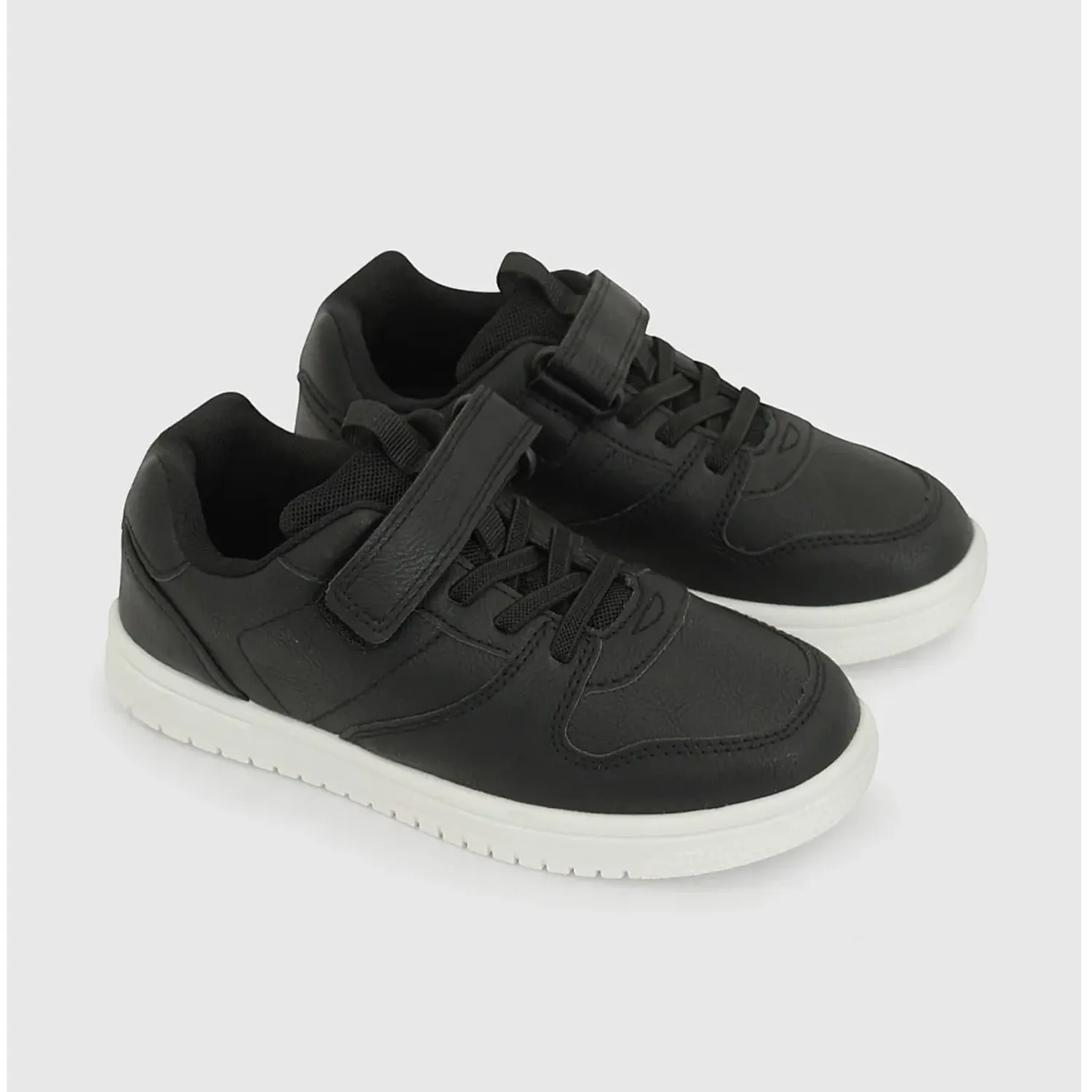 Zapatilla Colloky Niño Kb 57070201i26 color negro / blanco | Platanitos