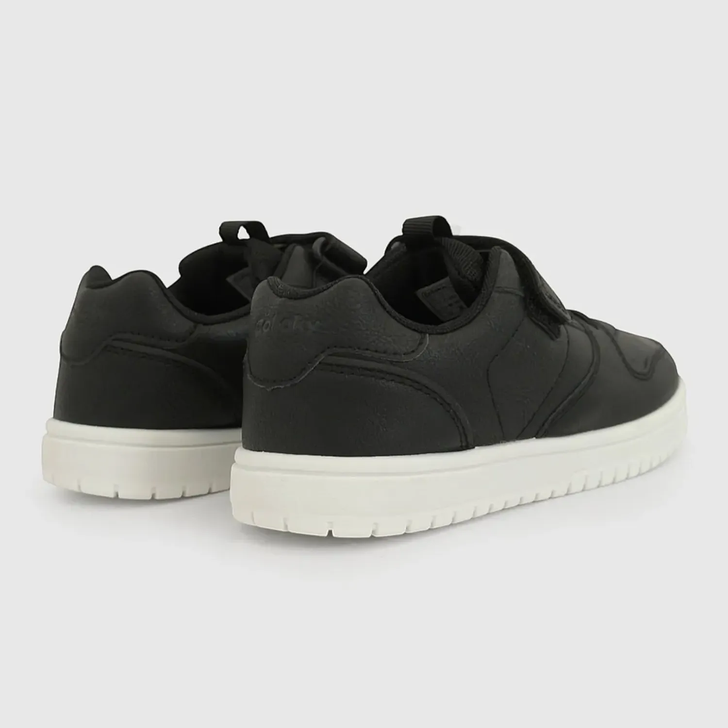 Zapatilla Colloky Niño Kb 57070201i26 color negro / blanco | Platanitos