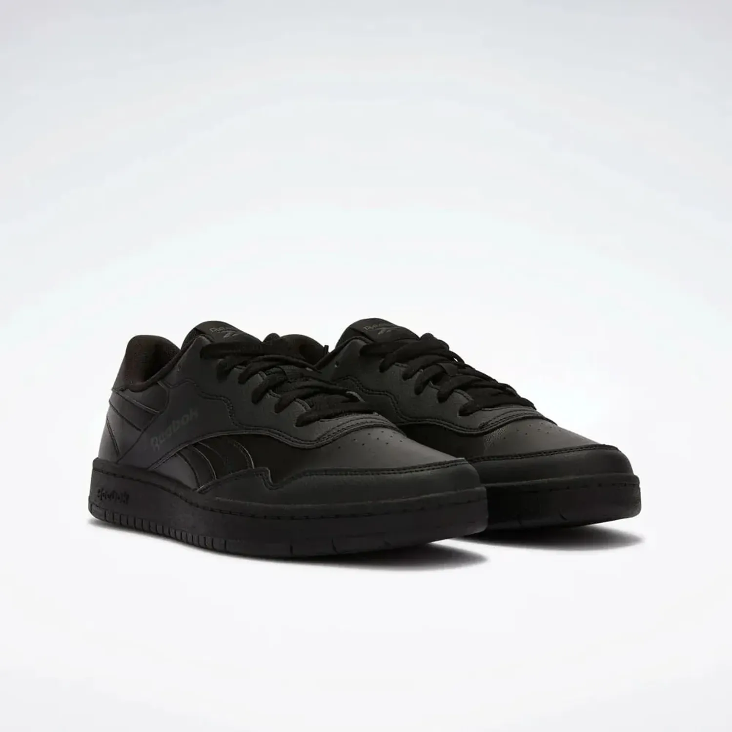 Reebok Zapatillas Reebok Urbanas Unisex Bb 1000 color negro | Platanitos