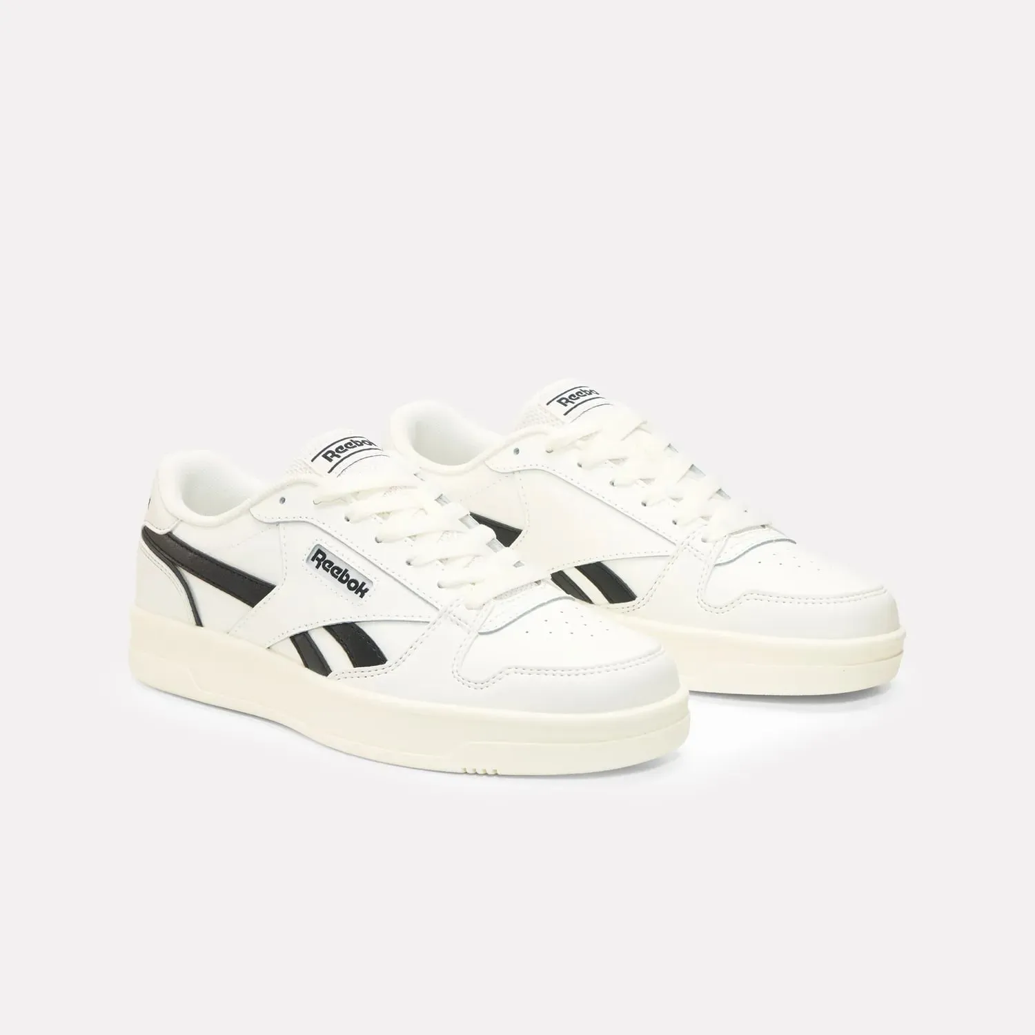 Zapatillas Reebok Urbanas Mujer Match Prime V2 color blanco | Platanitos