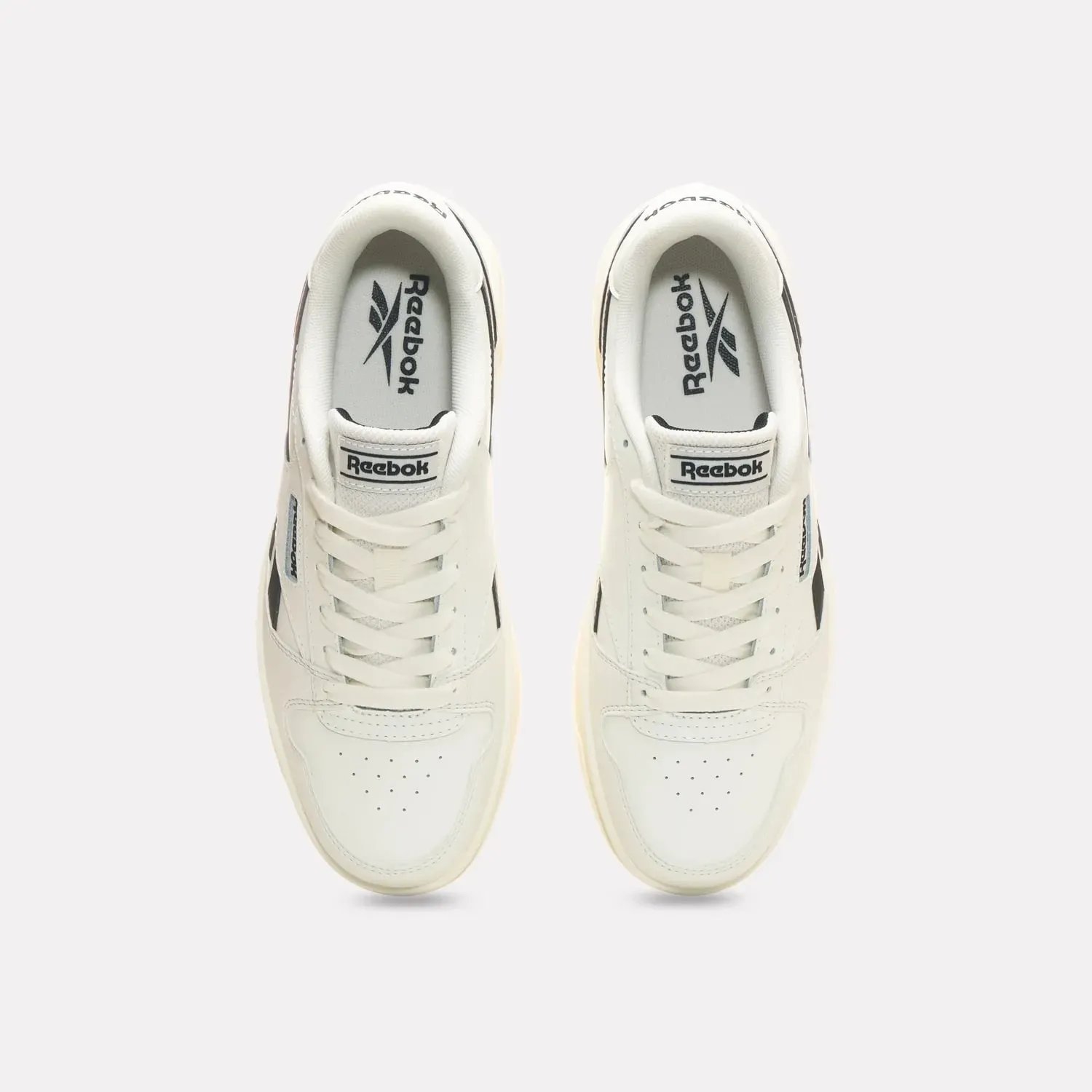 Zapatillas Reebok Urbanas Mujer Match Prime V2 color blanco | Platanitos