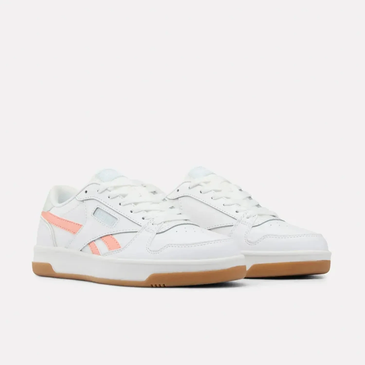 Zapatillas Reebok Urbanas Mujer Match Prime V2 color blanco | Platanitos
