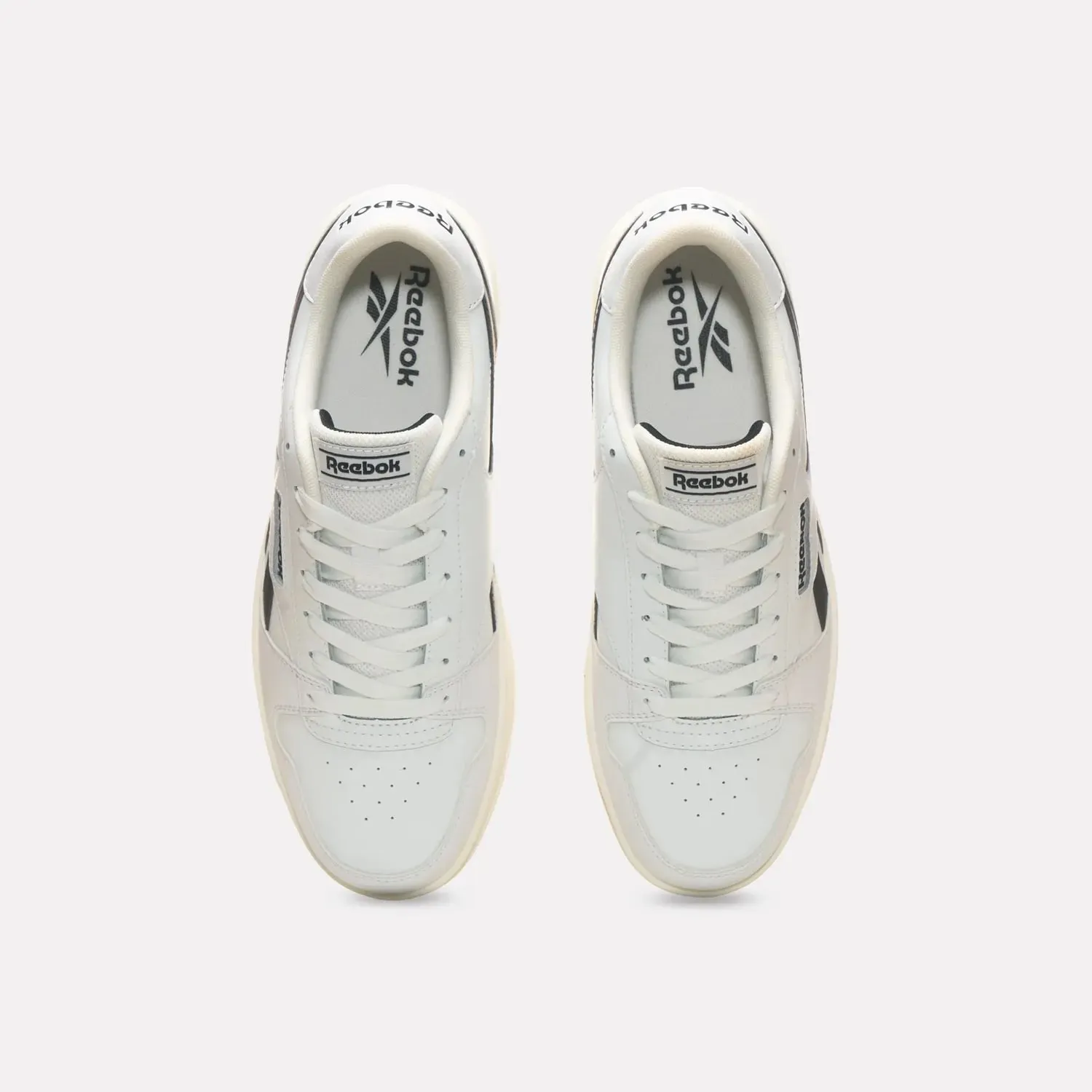 Zapatillas Reebok Urbanas Hombre Match Prime V2 color blanco | Platanitos