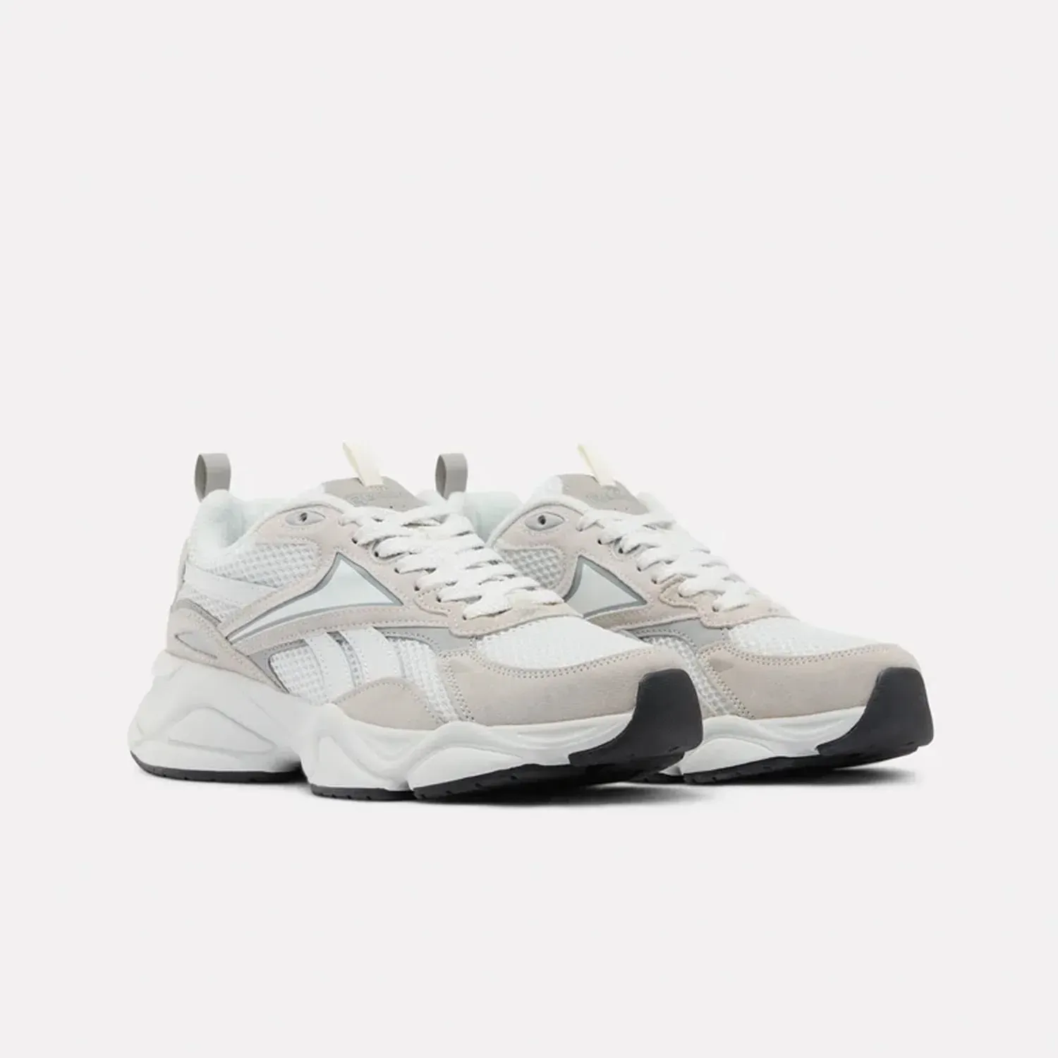 Zapatillas Reebok Urbanas Hombre Charge Run color blanco | Platanitos