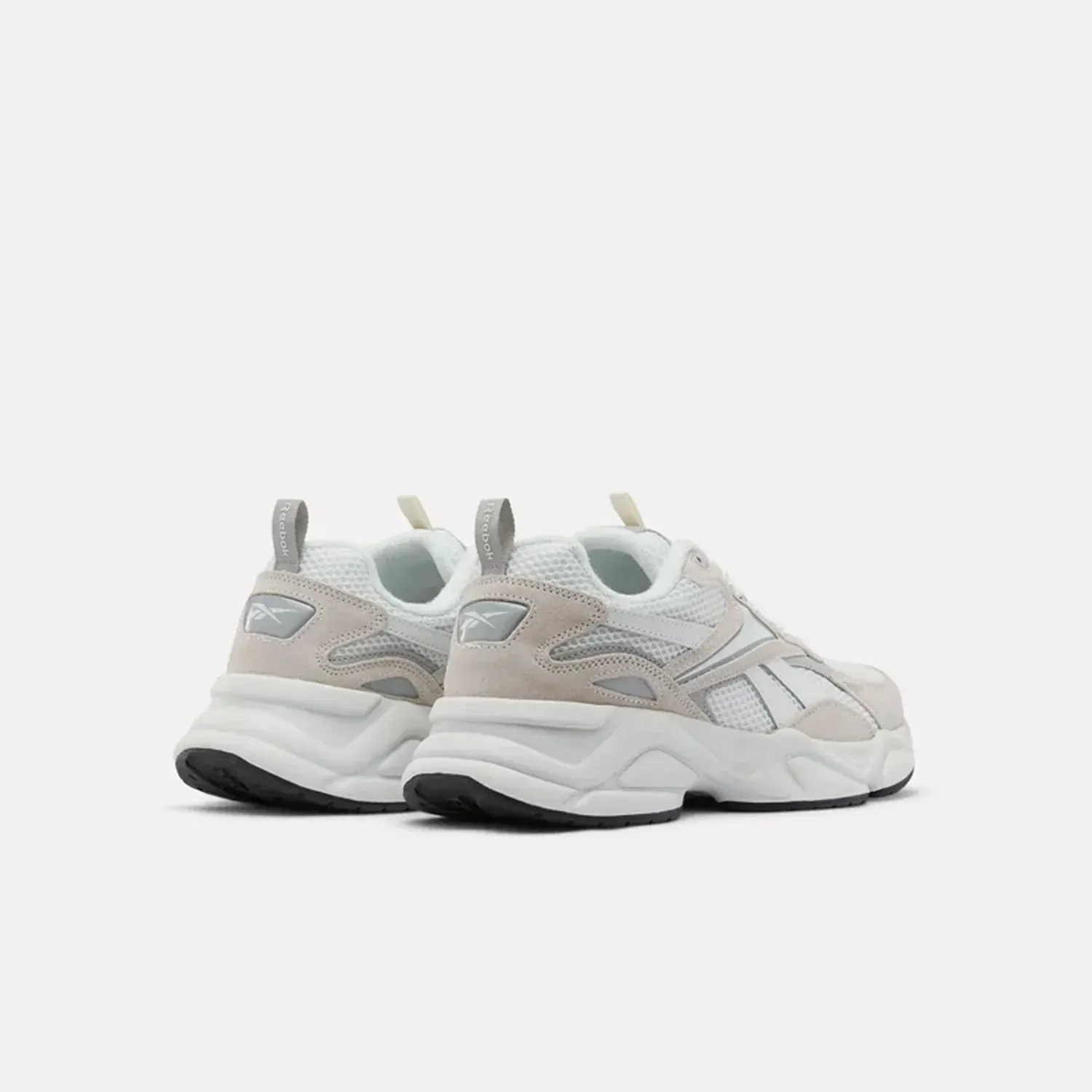 Zapatillas Reebok Urbanas Hombre Charge Run color blanco | Platanitos