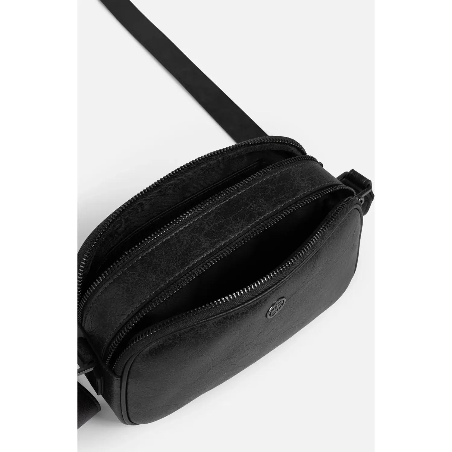 Bolso Crepier Crossbody Mujer Lara Mediano color negro | Platanitos