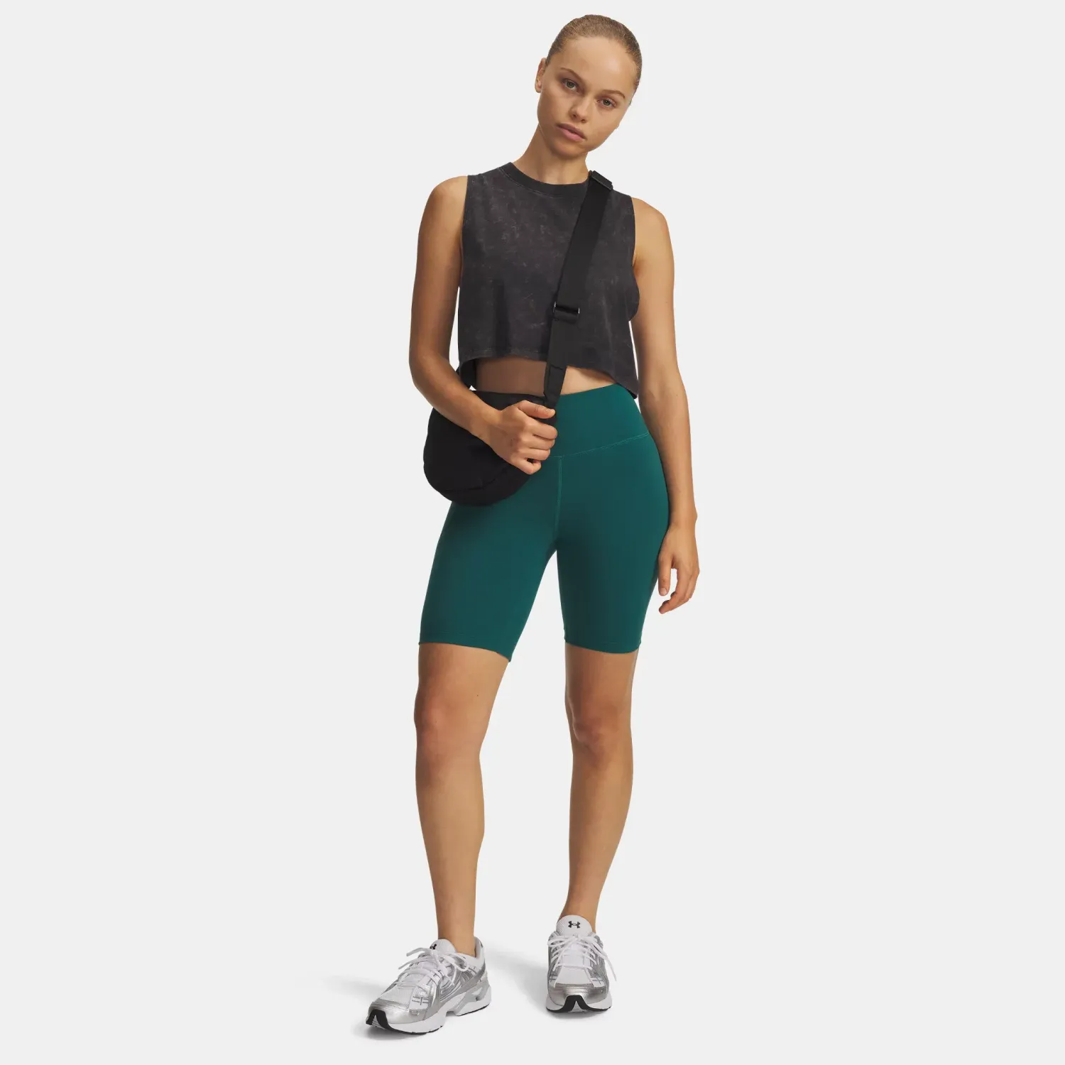 Short Under Armour Biker Training Mujer Motion color verde | Platanitos