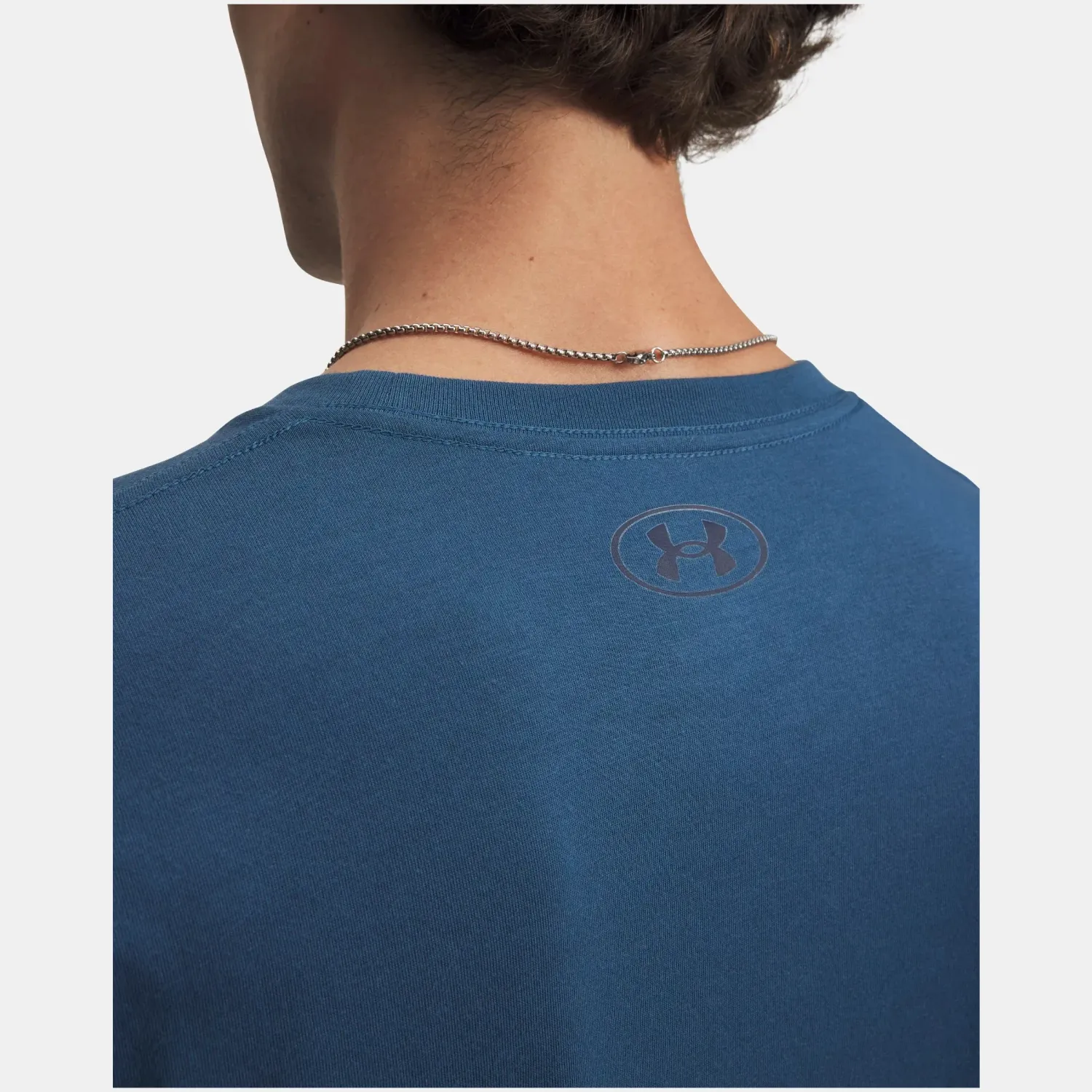 Polo Under Armour Training Hombre Sportstyle Left Chest Logo color azul oscuro | Platanitos