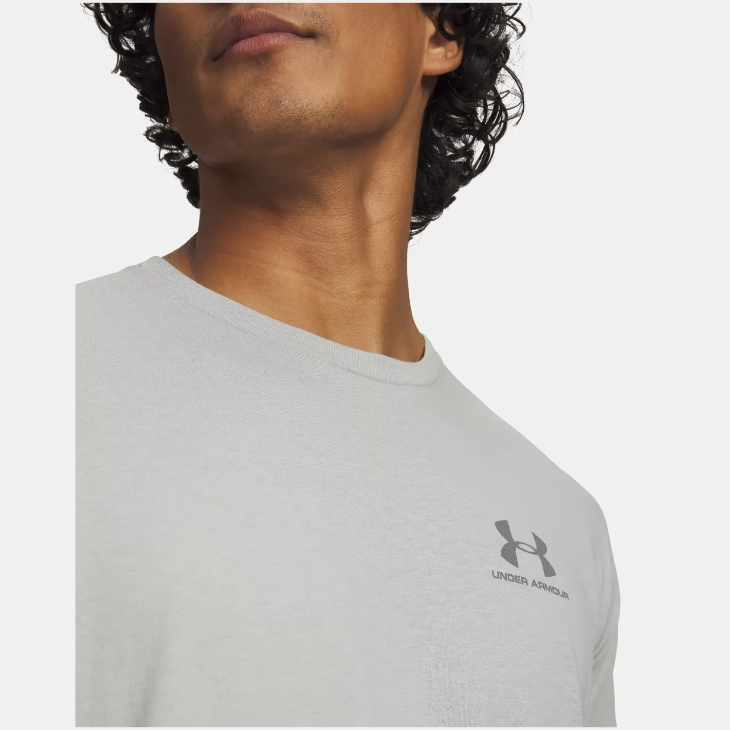 Polo Under Armour Training Hombre Sportstyle Left Chest Logo color gris | Platanitos