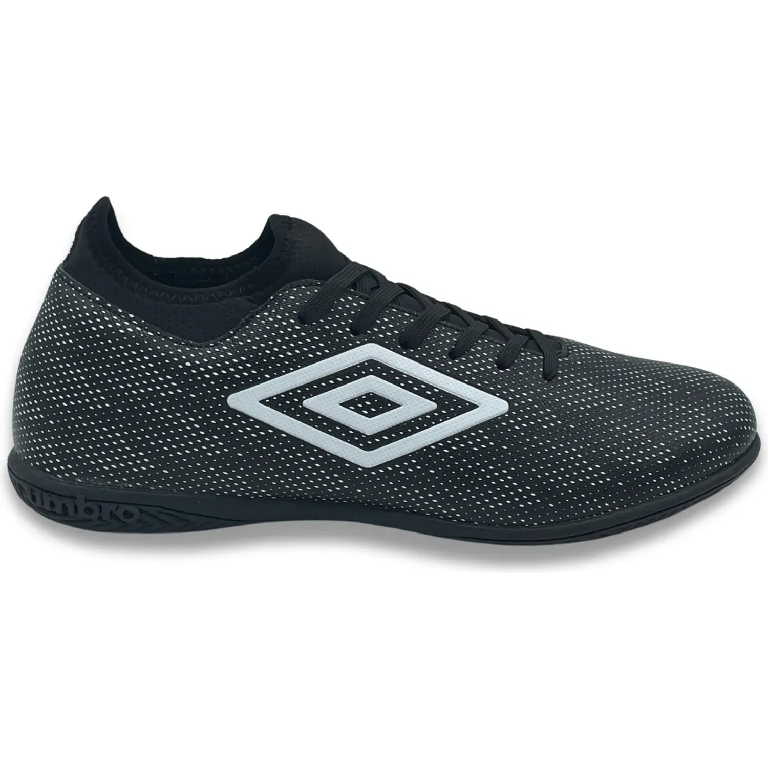 Zapatillas Umbro De Futbol Hombre Umbro Veloce Lt Iv Ic color negro / blanco | Platanitos