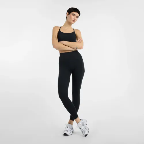 New Balance Top Deportivo Mujer Essential Yoga Bra