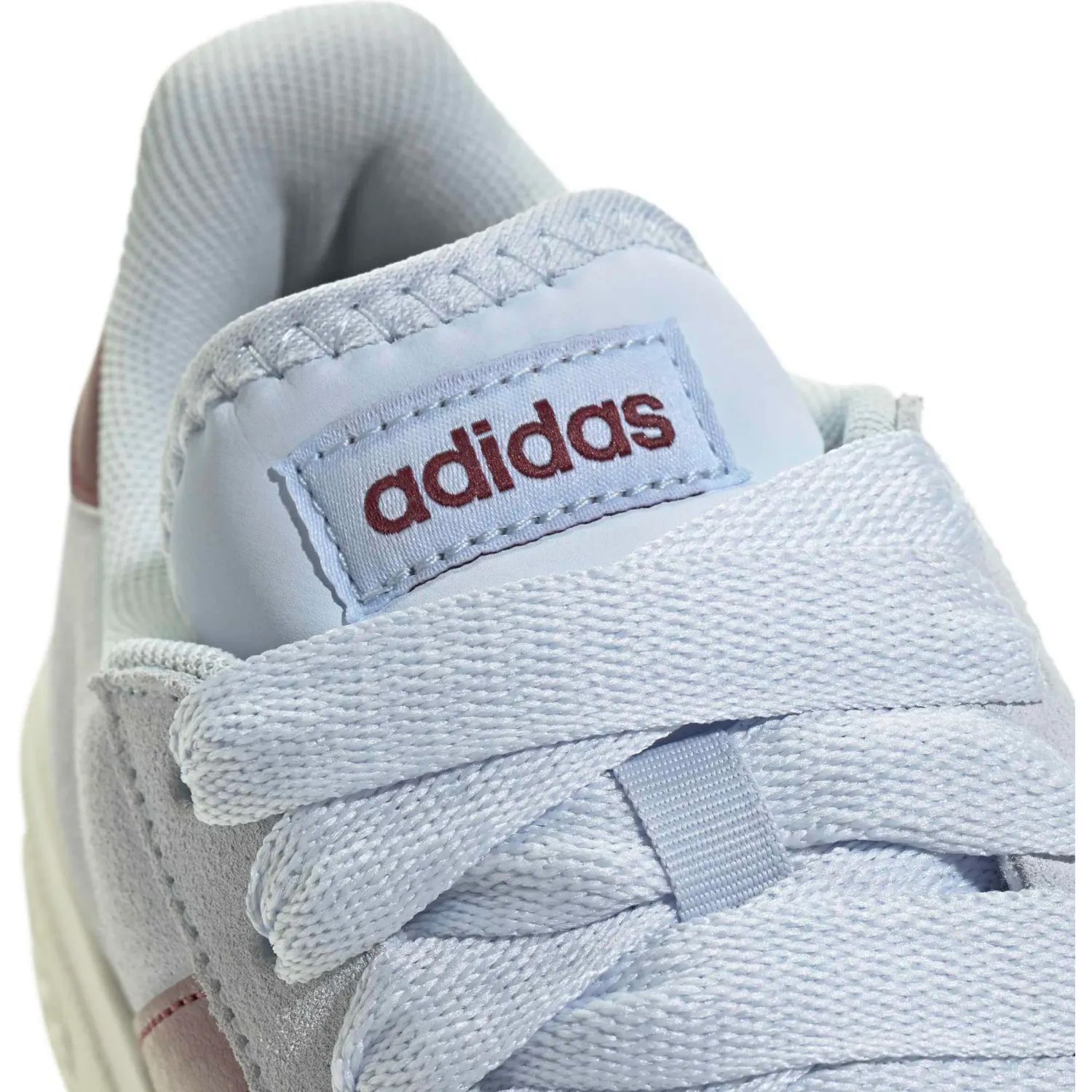 Zapatillas Adidas Urbanas Mujer Grand Court Base 00s color celeste / vino | Platanitos