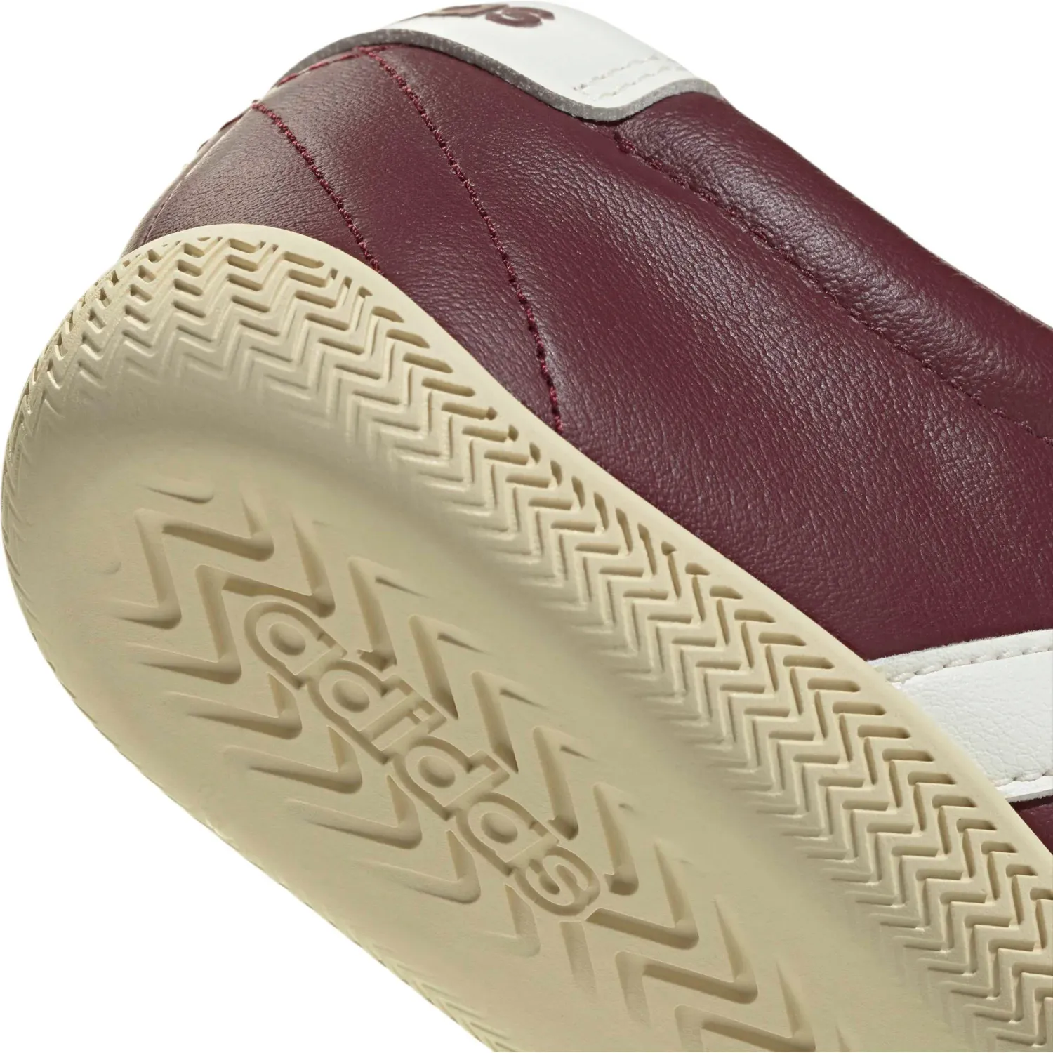Zapatillas Adidas Urbanas Mujer Grand Court Lo color vino | Platanitos