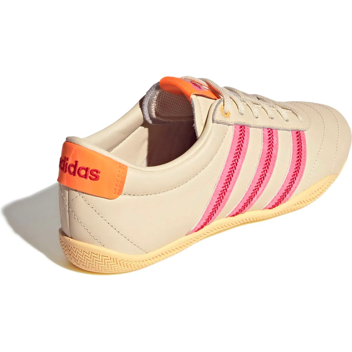 Zapatillas Adidas Urbanas Mujer Grand Court Lo color vainilla / fucsia | Platanitos