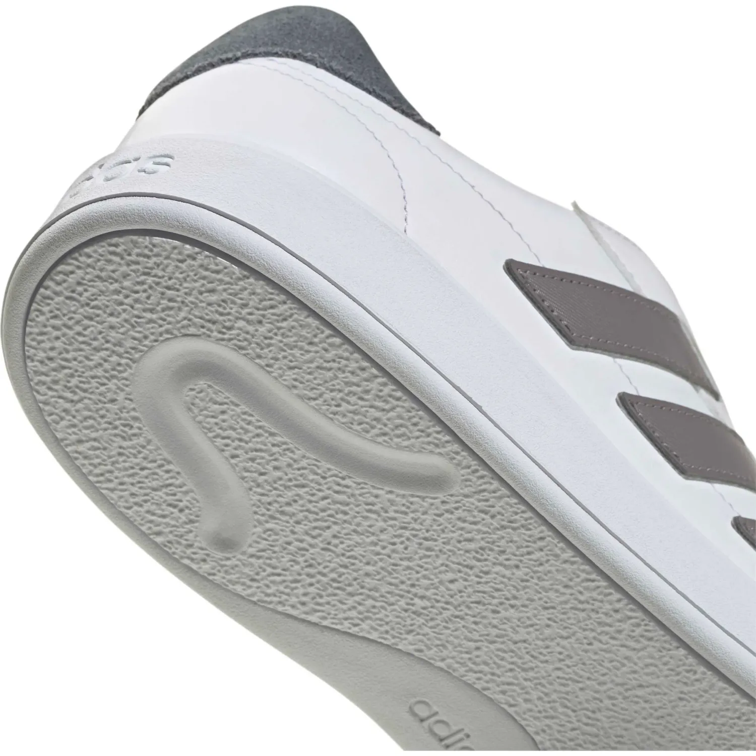 Zapatillas Adidas Urbanas Hombre Courtblock color blanco / gris | Platanitos