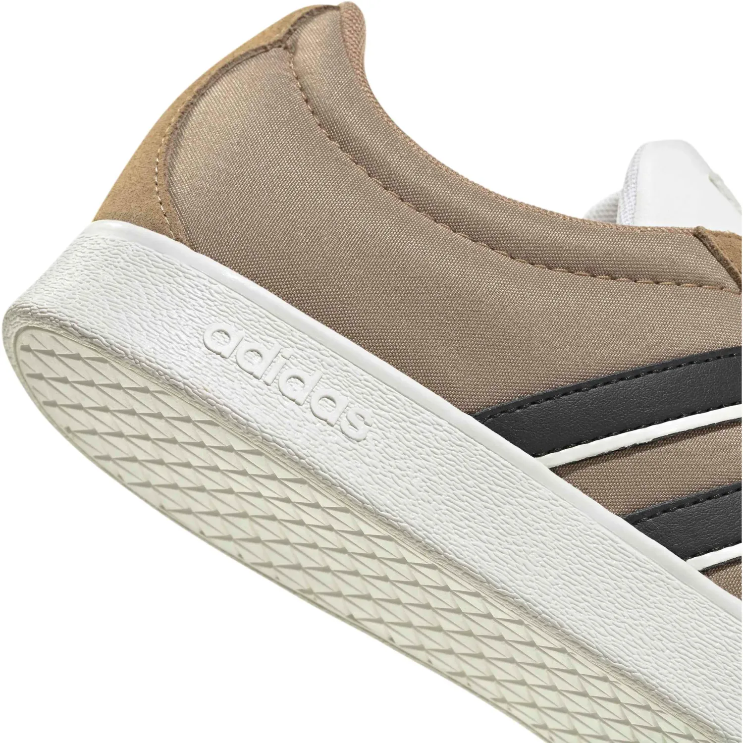 Zapatillas Adidas Urbanas Hombre Vl Court Base color beige/camel | Platanitos