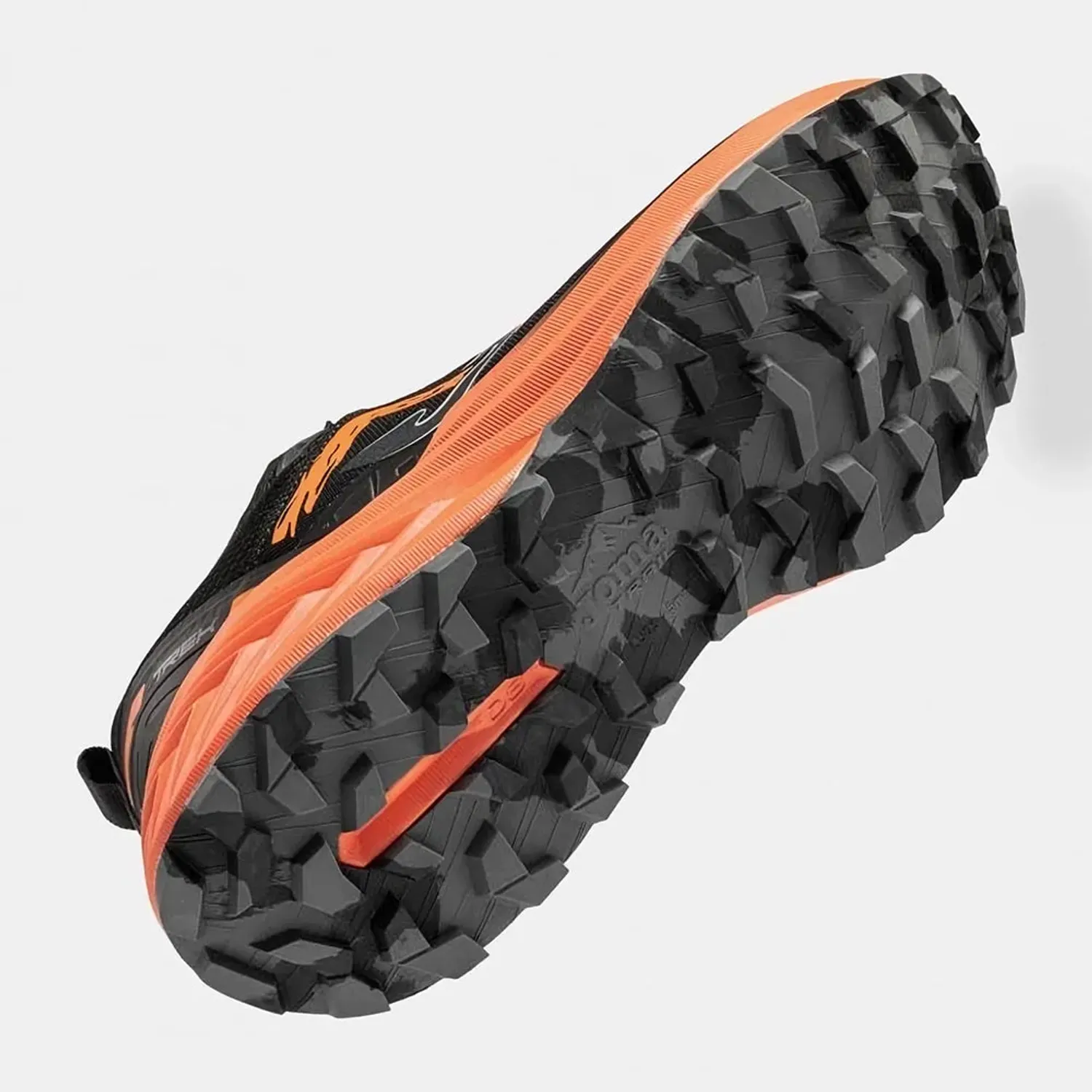 Zapatillas Joma Trail Running Hombre Trek Men 2601 color negro / naranja | Platanitos