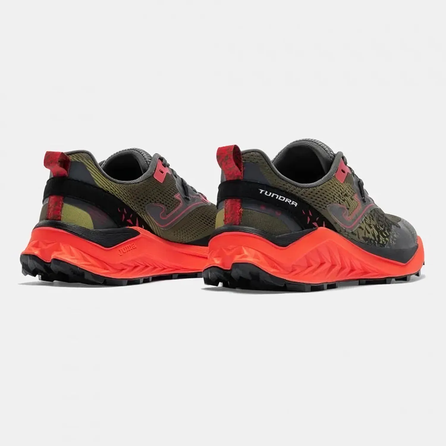 Zapatillas Joma Trail Running Hombre Tundra 2623 color verde / rojo | Platanitos