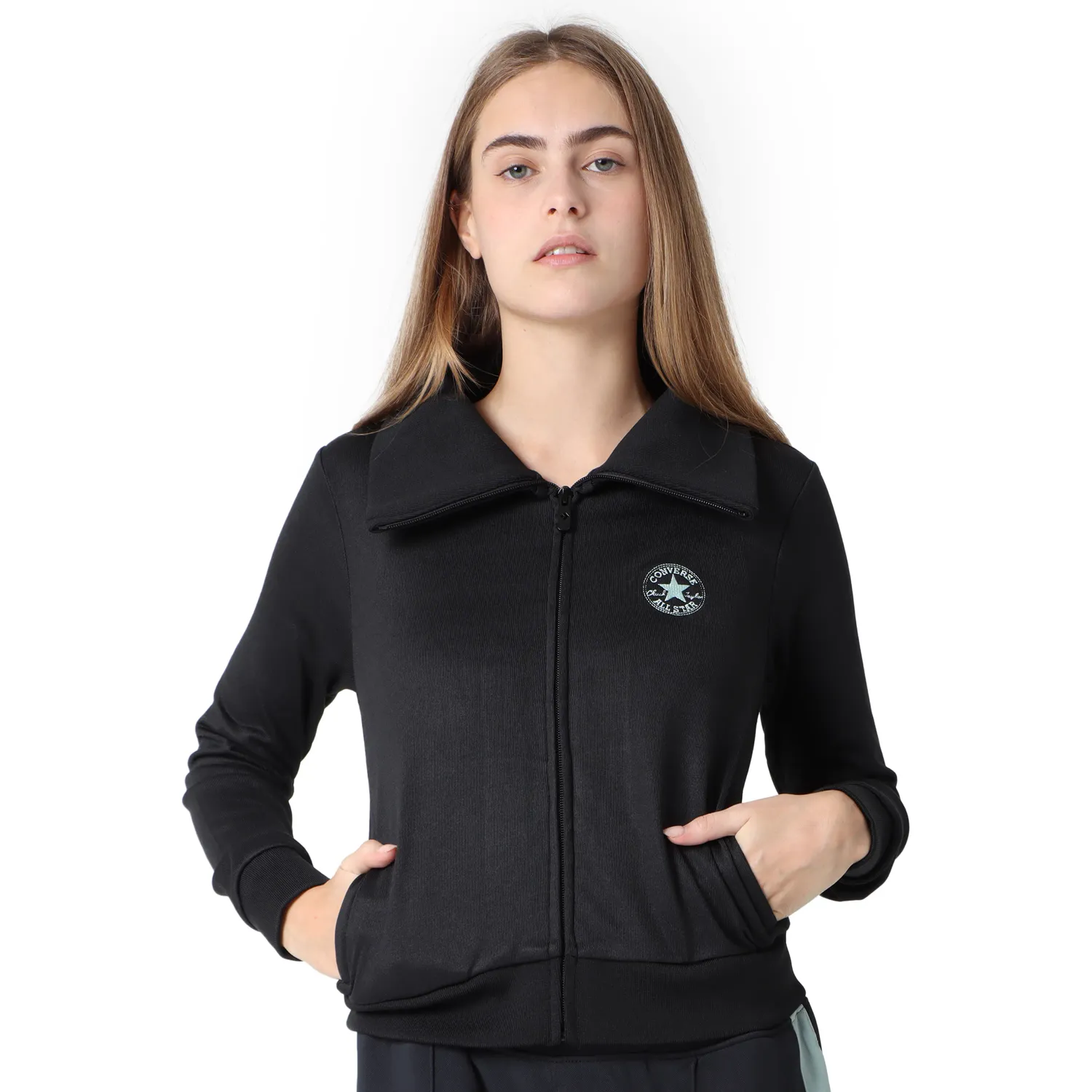 Casaca Converse Deportiva Mujer Urban Muse color negro | Platanitos