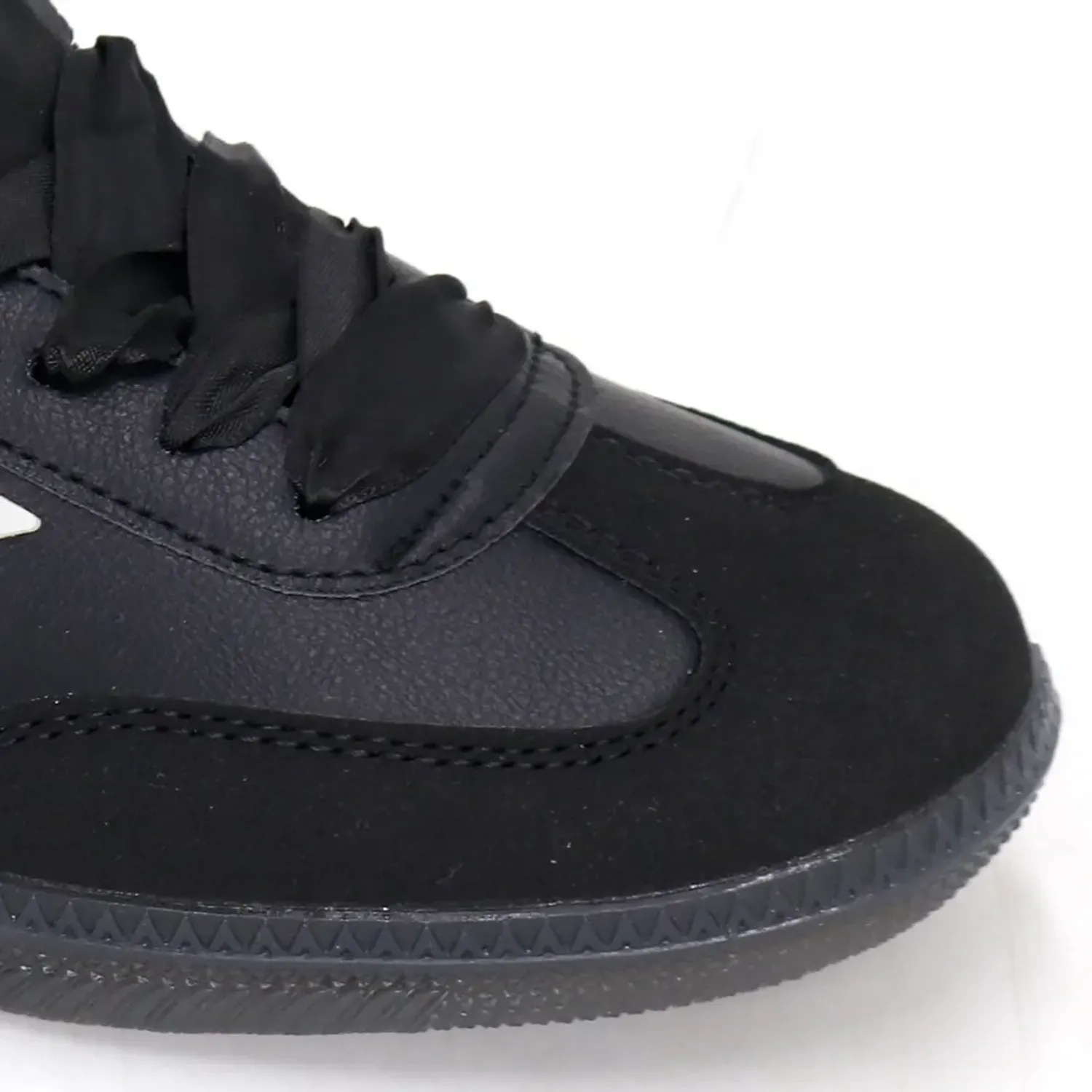 ARIANA Zapatillas Ariana Urbanas Mujer 7712-26q2-N color negro | Platanitos