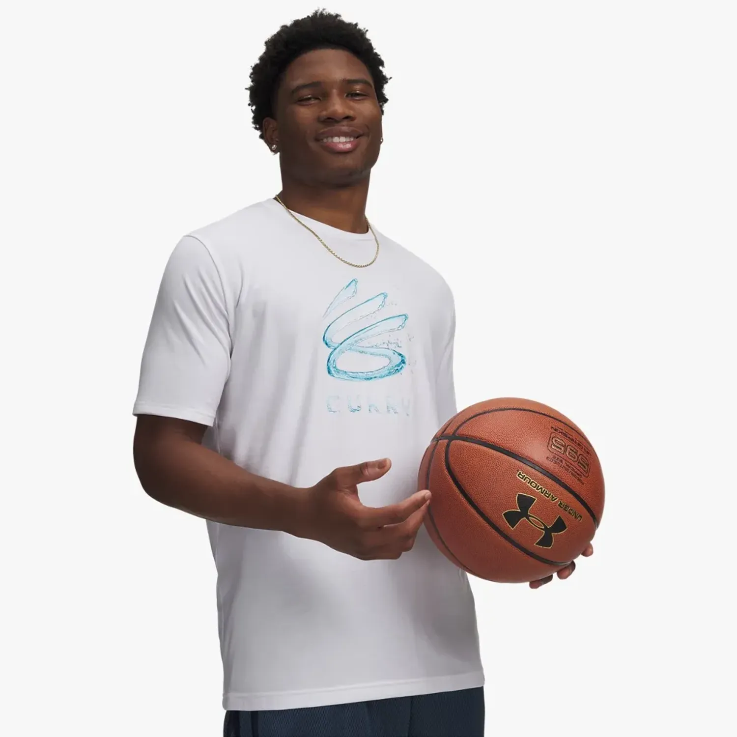 Polo Under Armour Urbano Hombre Curry Splash Wordmark color blanco | Platanitos