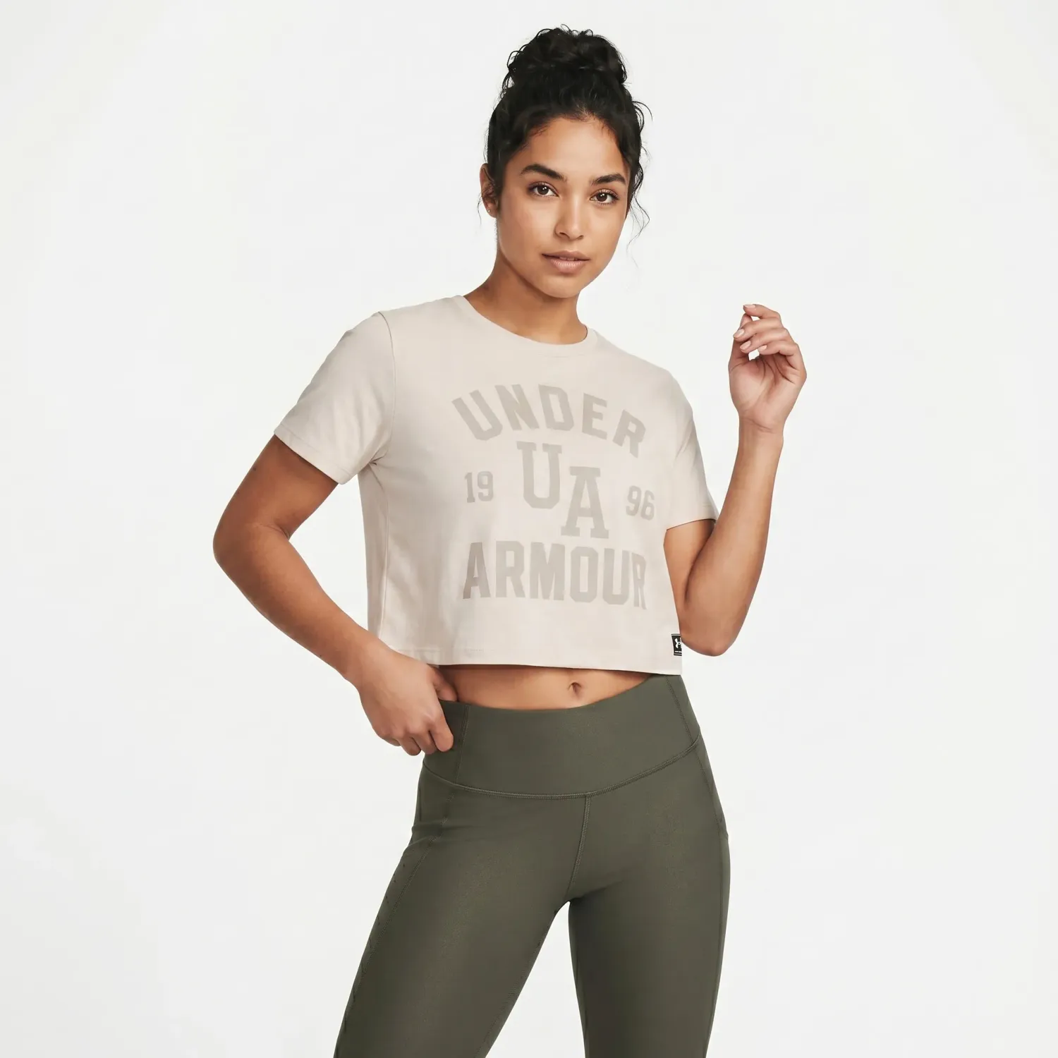 Polo Under Armour Urbano Mujer Varsity Boxy Crop color beige | Platanitos