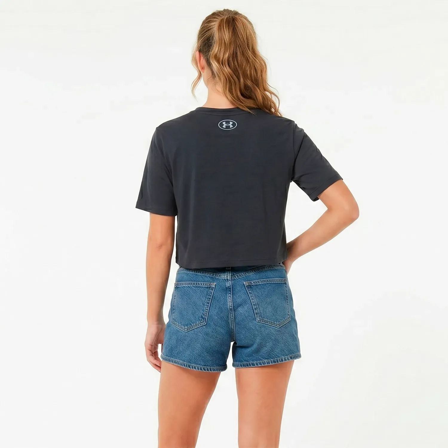 Polo Under Armour Urbano Mujer Varsity Boxy Crop color negro | Platanitos