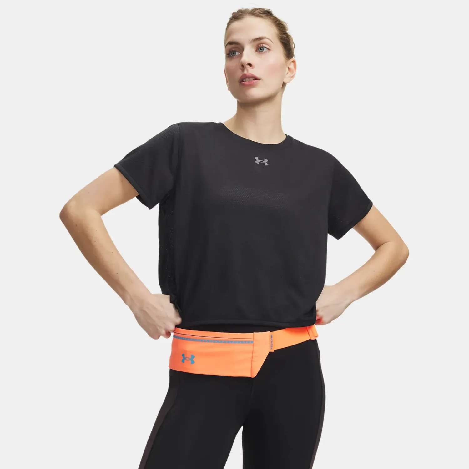Polo Under Armour Running Mujer Velociti Shortsleeve color negro | Platanitos