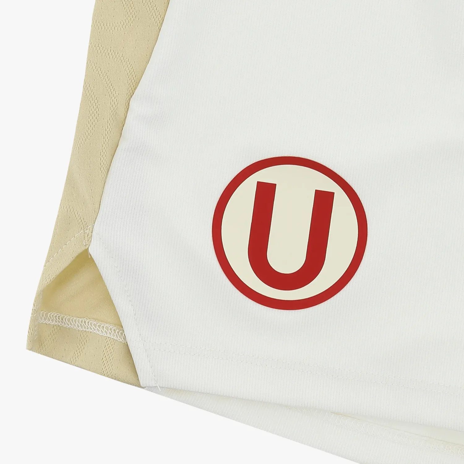 Short Universitario Hombre Universitario De Deportes 2026 color crema | Platanitos