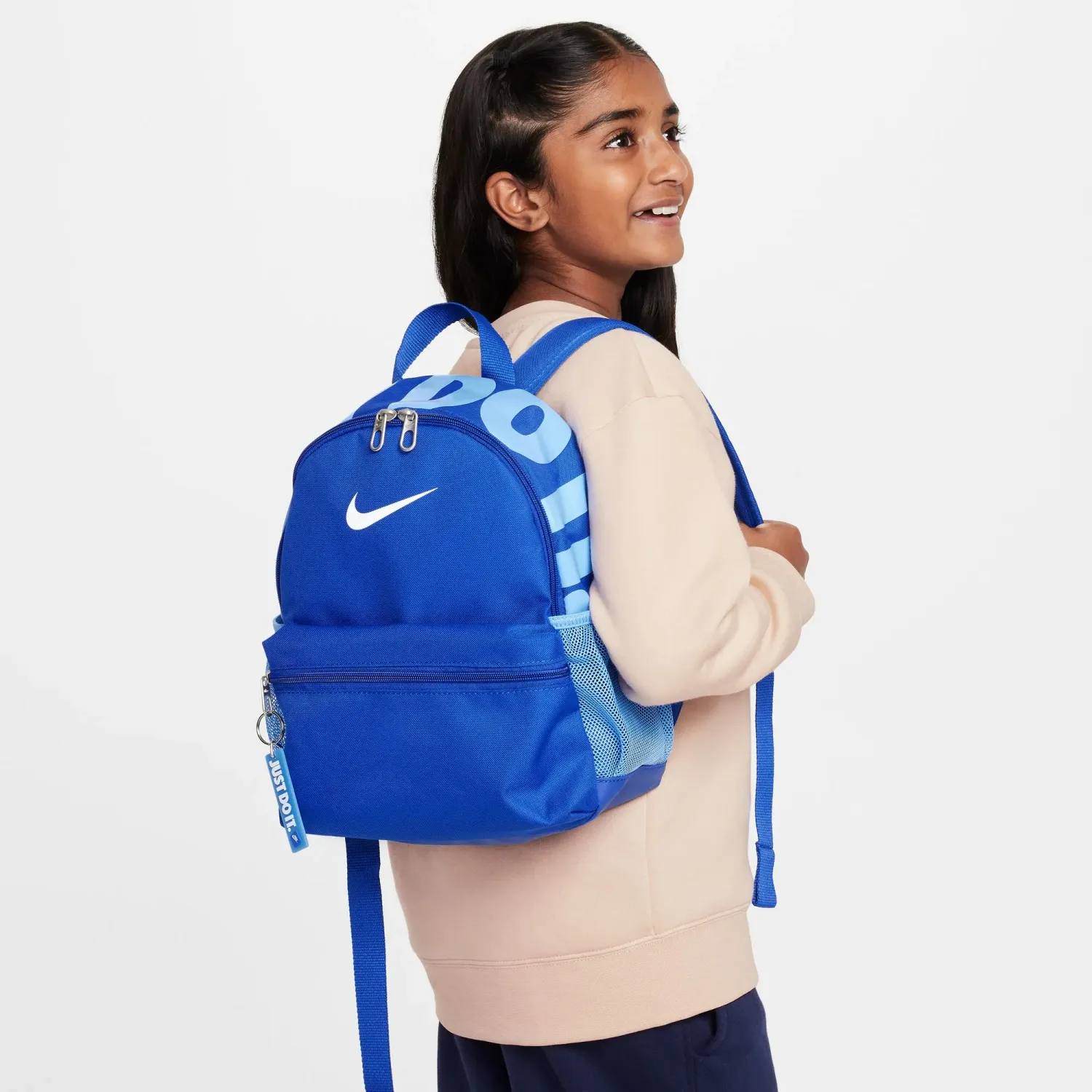 Mochila Nike Juvenil Deportiva Unisex Y Nk Brsla Jdi Mini Bkpk color azul | Platanitos