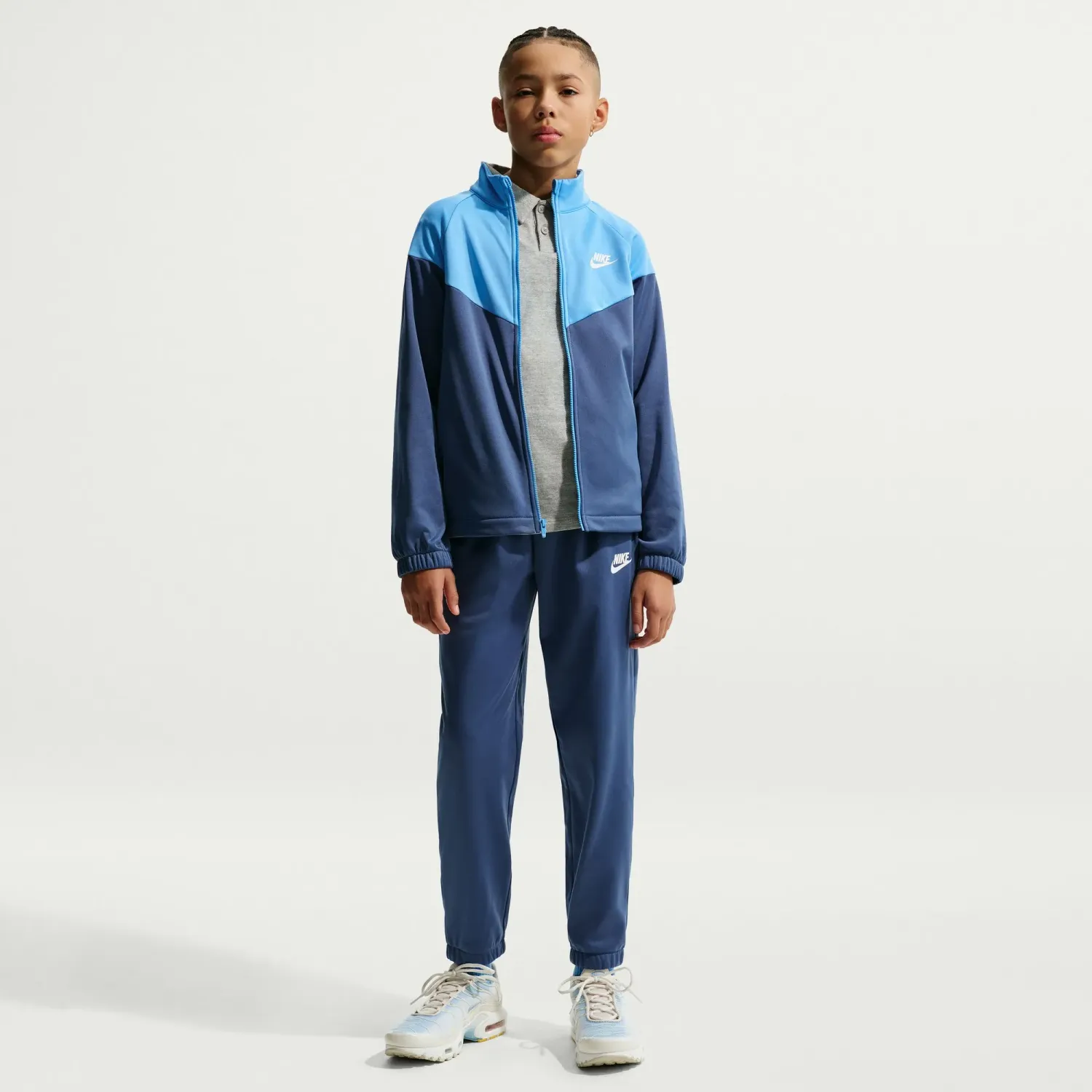 Conjunto Nike Sportswear Juvenil Dri-Fit Tracksuit color azul marino | Platanitos