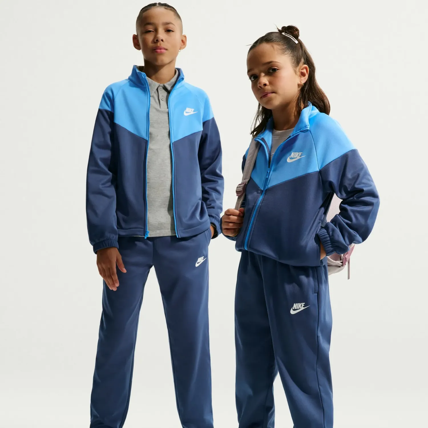Conjunto Nike Sportswear Juvenil Dri-Fit Tracksuit color azul marino | Platanitos
