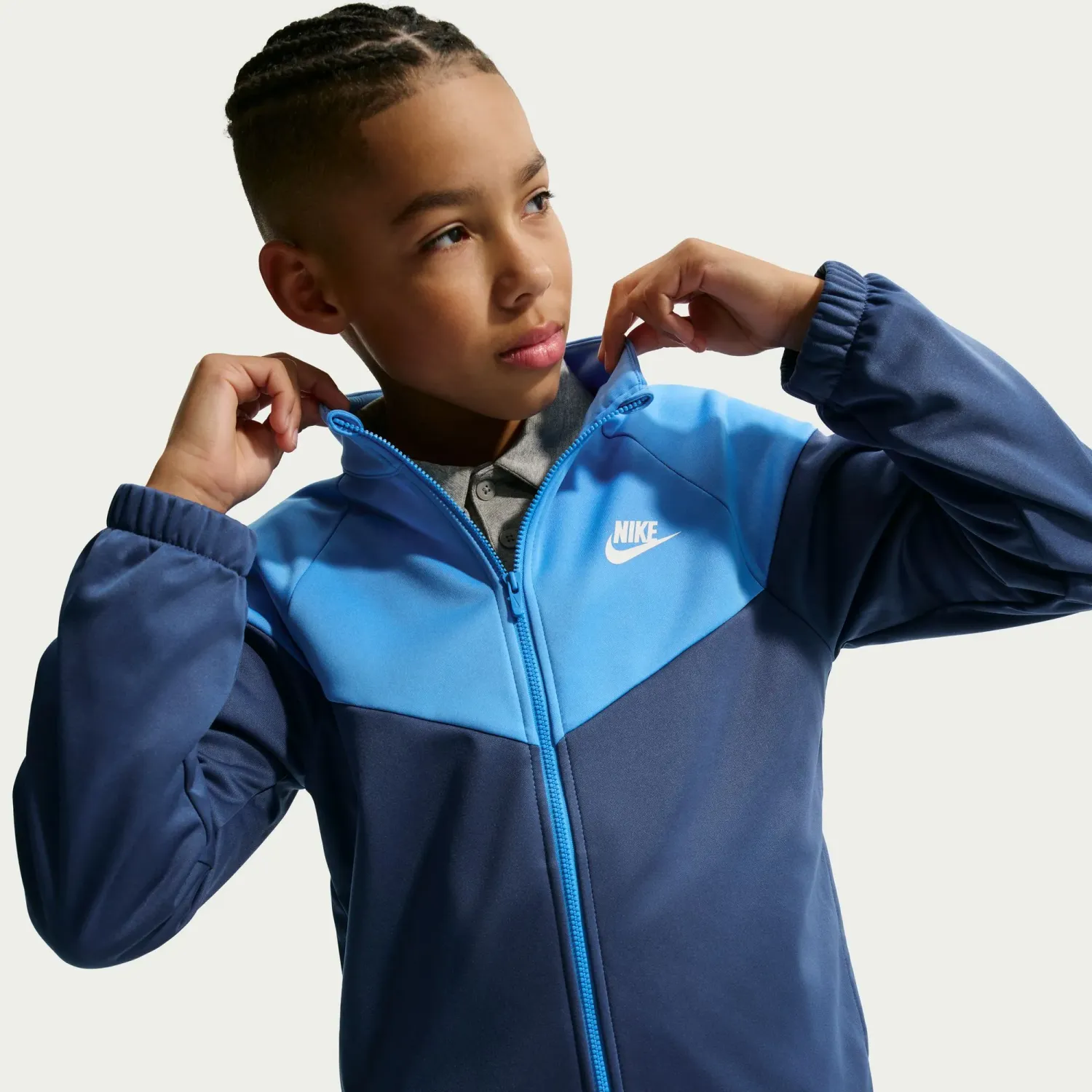 Conjunto Nike Sportswear Juvenil Dri-Fit Tracksuit color azul marino | Platanitos