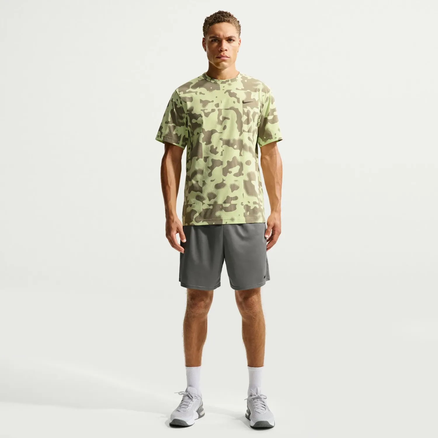 Short Nike Training Hombre Dri-Fit Totality 7 color gris | Platanitos