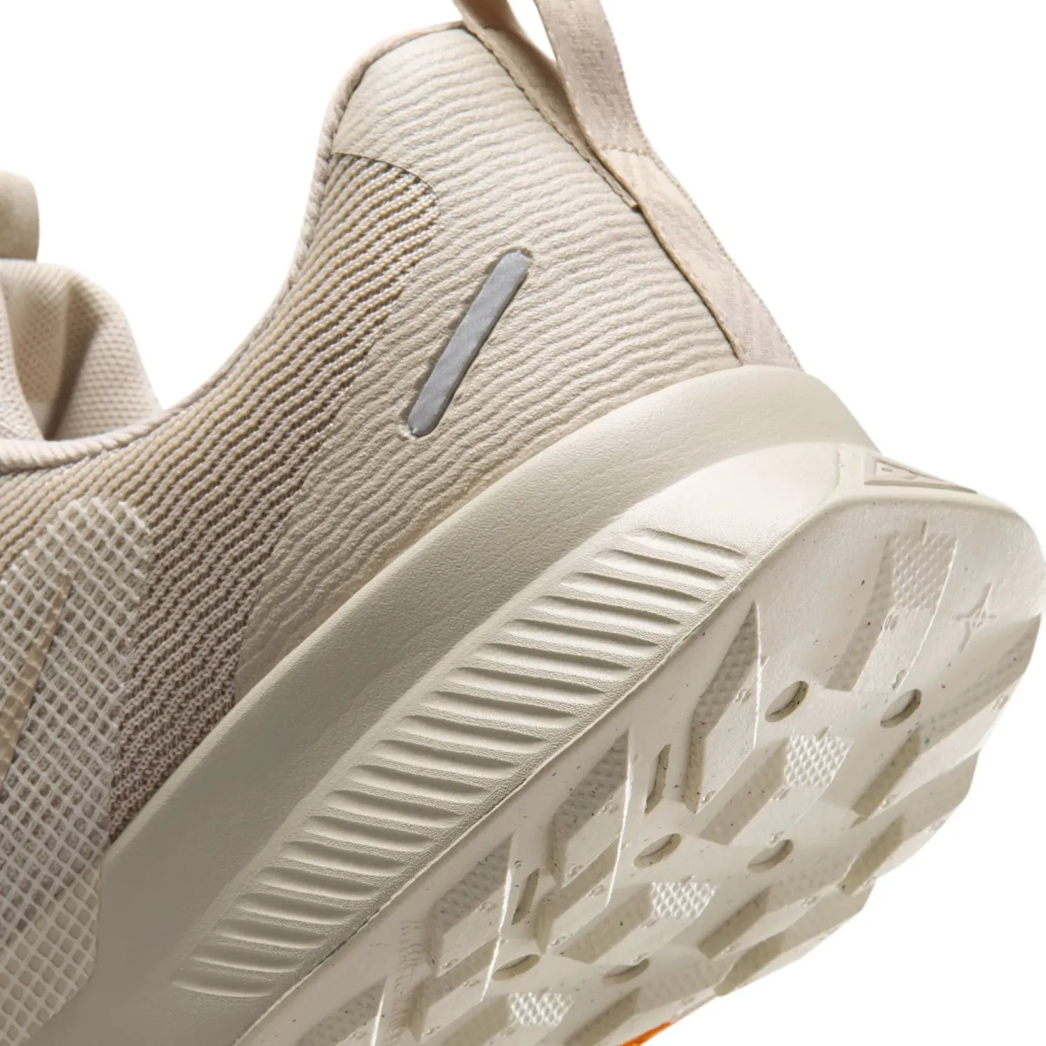 Zapatillas Nike Running Hombre Juniper Trail 3 color beige | Platanitos