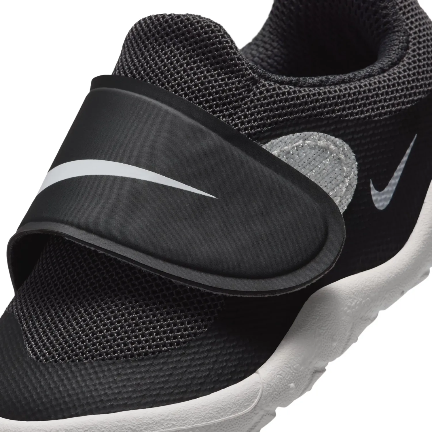 Zapatillas Nike Urbanas Bebés Swoosh 1 Essential Bt color negro | Platanitos