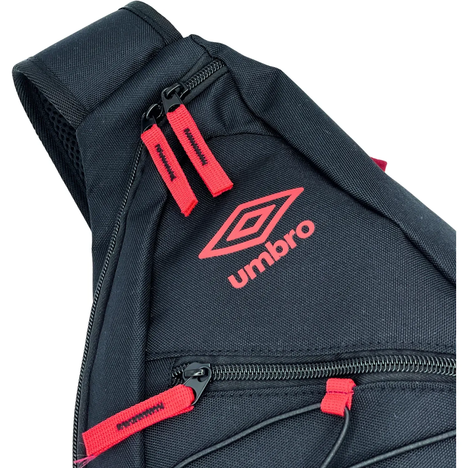 Morral Umbro Deportivo Unisex The Wallace Sling Bag color negro / plomo | Platanitos