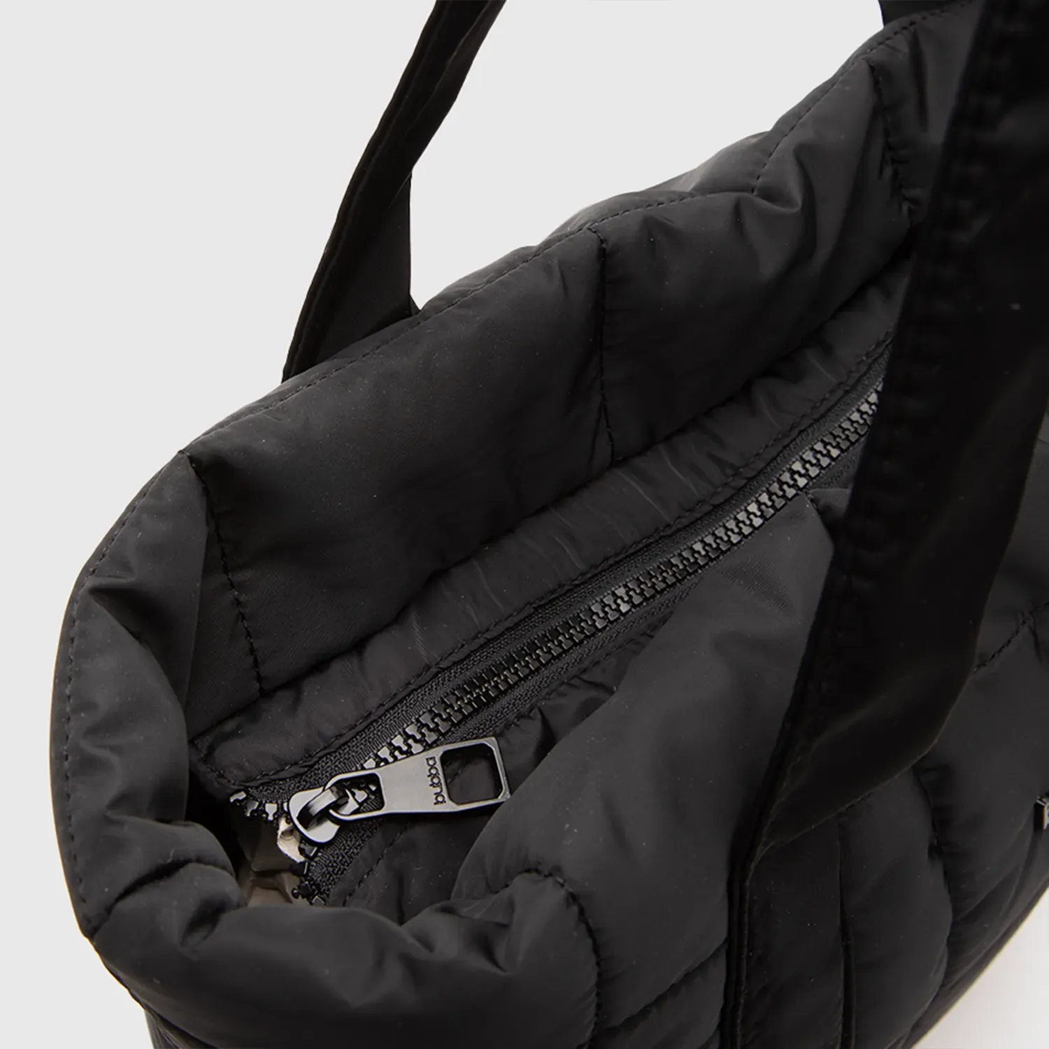 Tote Bubba Bags Mujer Puffer color negro | Platanitos