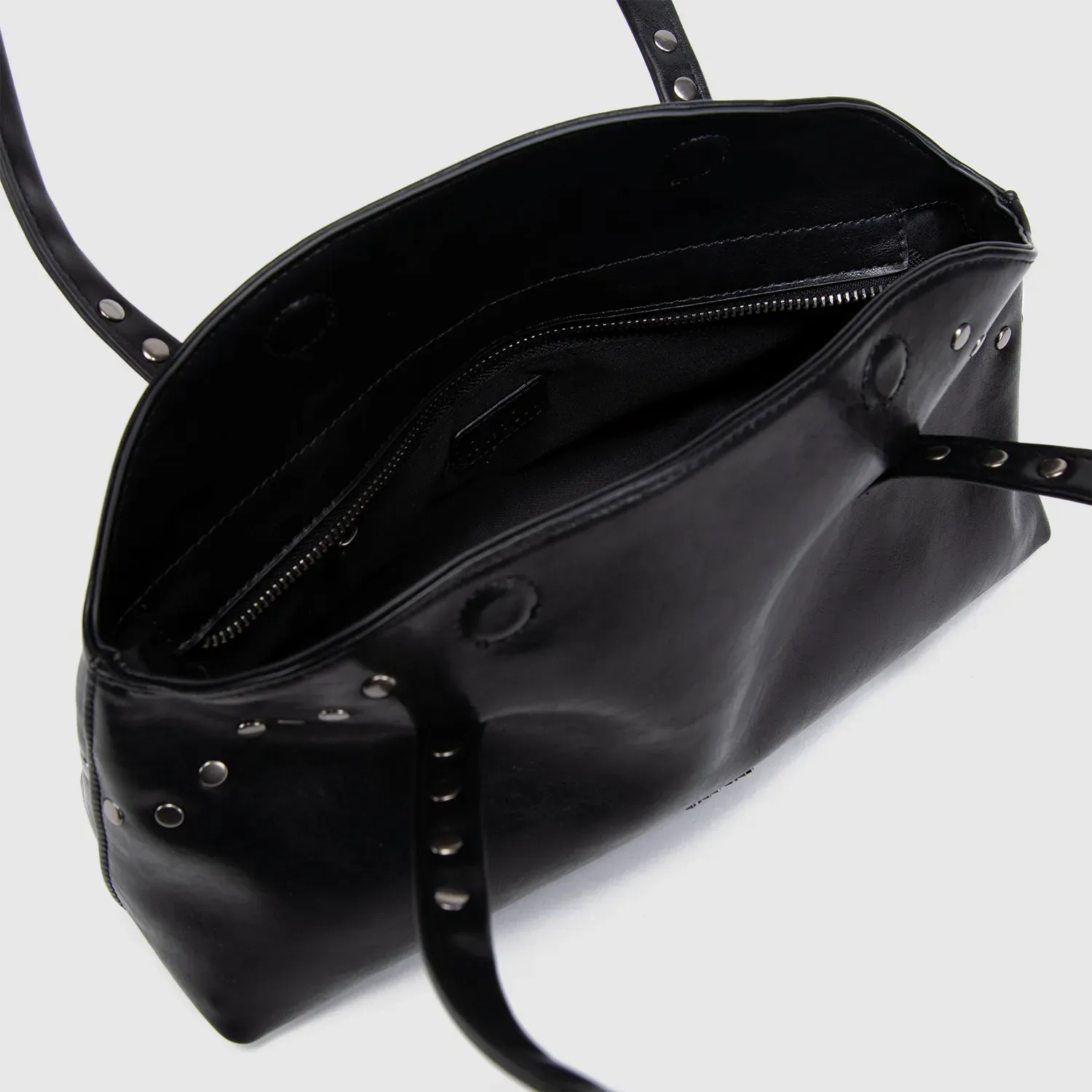 Bandolera Black Bubba Tucker color negro | Platanitos