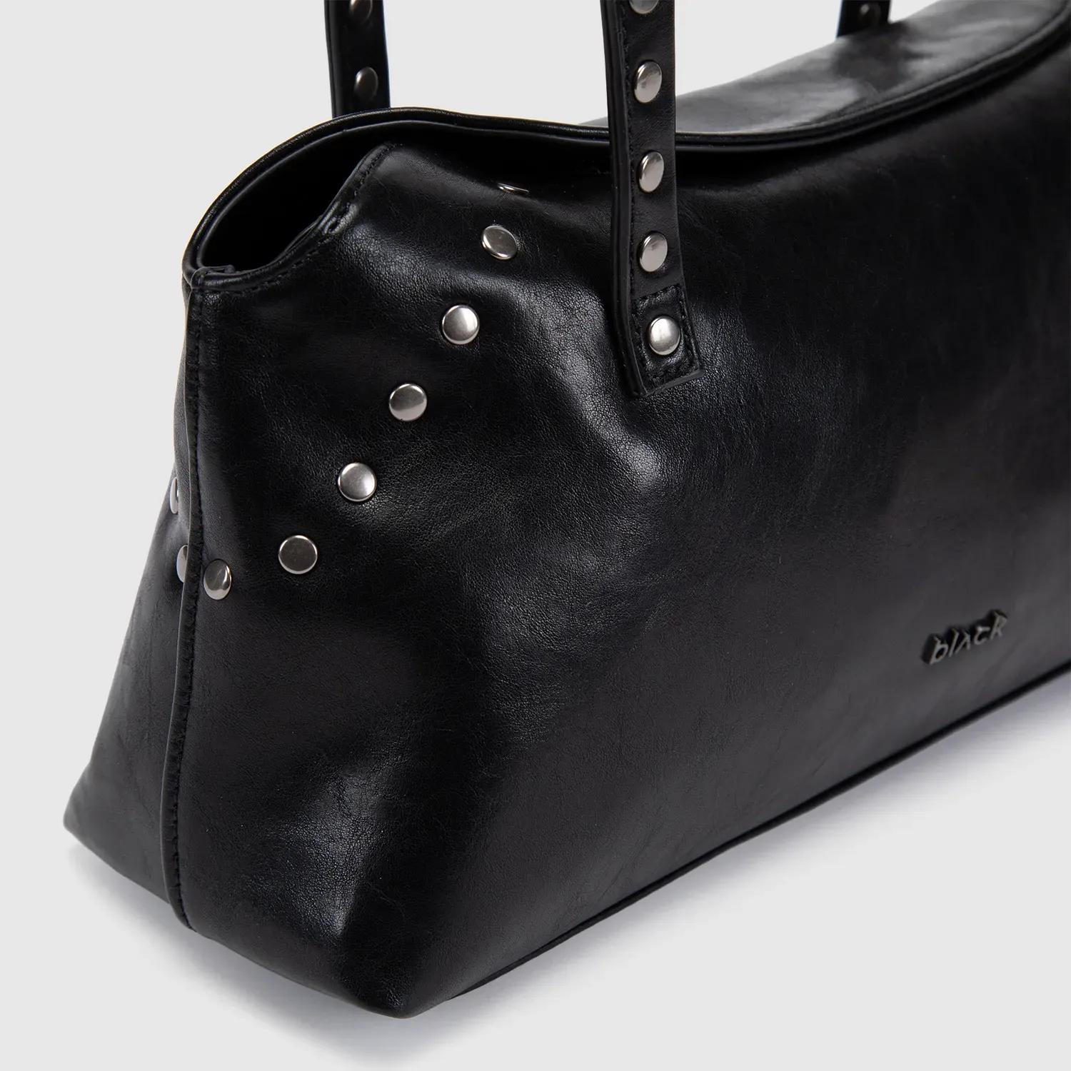 Bandolera Black Bubba Tucker color negro | Platanitos