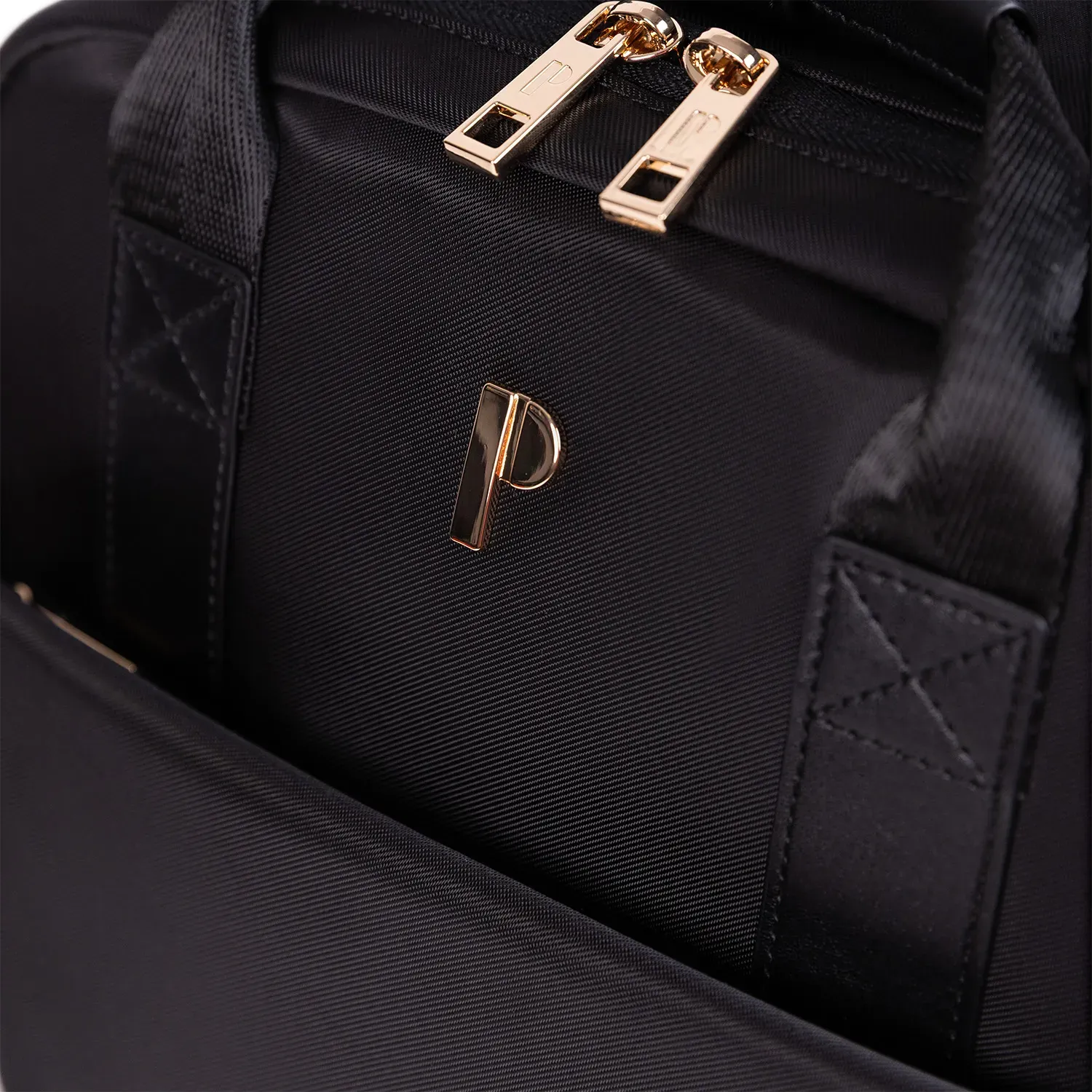Mochila Porta Unisex Austria color negro | Platanitos