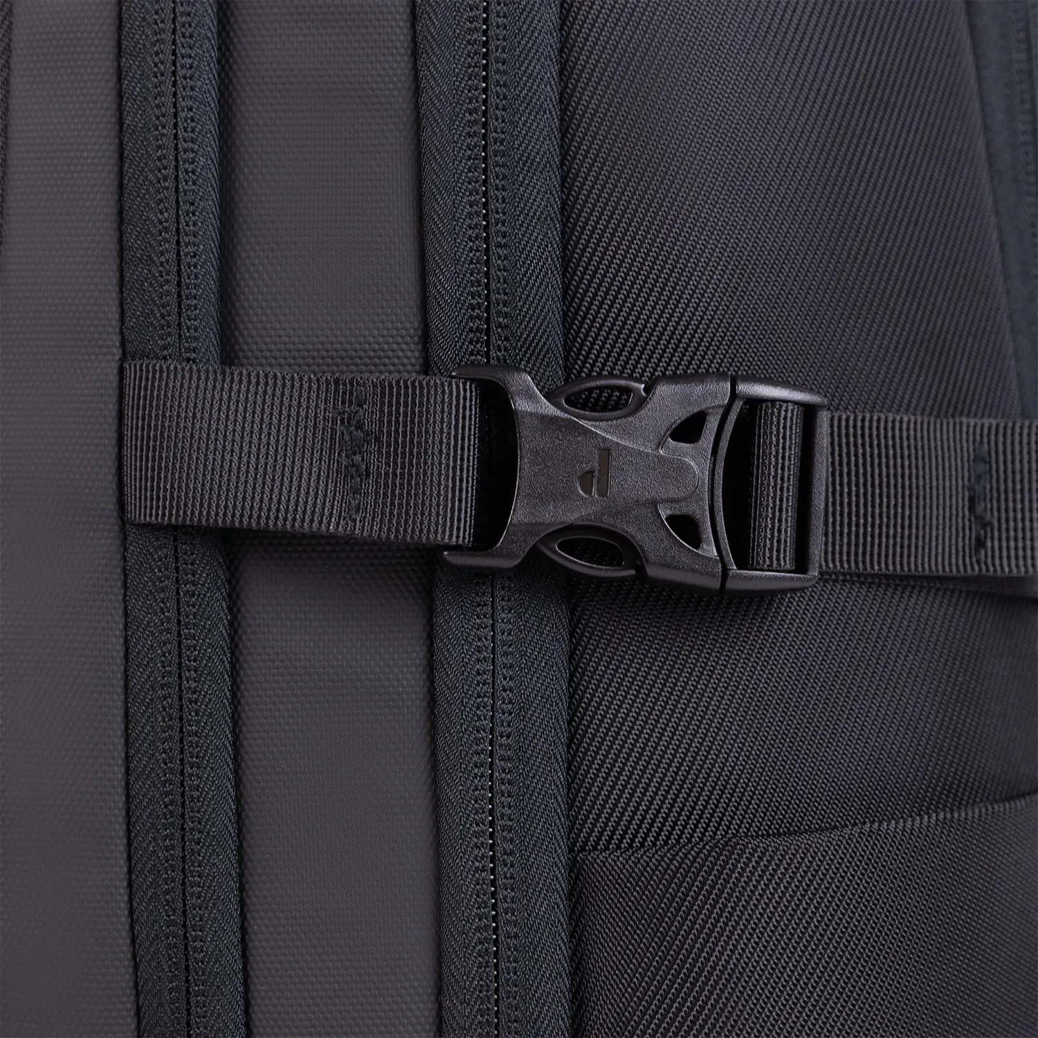 Mochila Porta Unisex Munich color negro | Platanitos