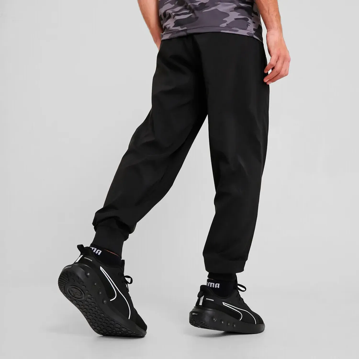 Pantalon Puma Training Hombre Puma Train Essentials Pant color negro | Platanitos