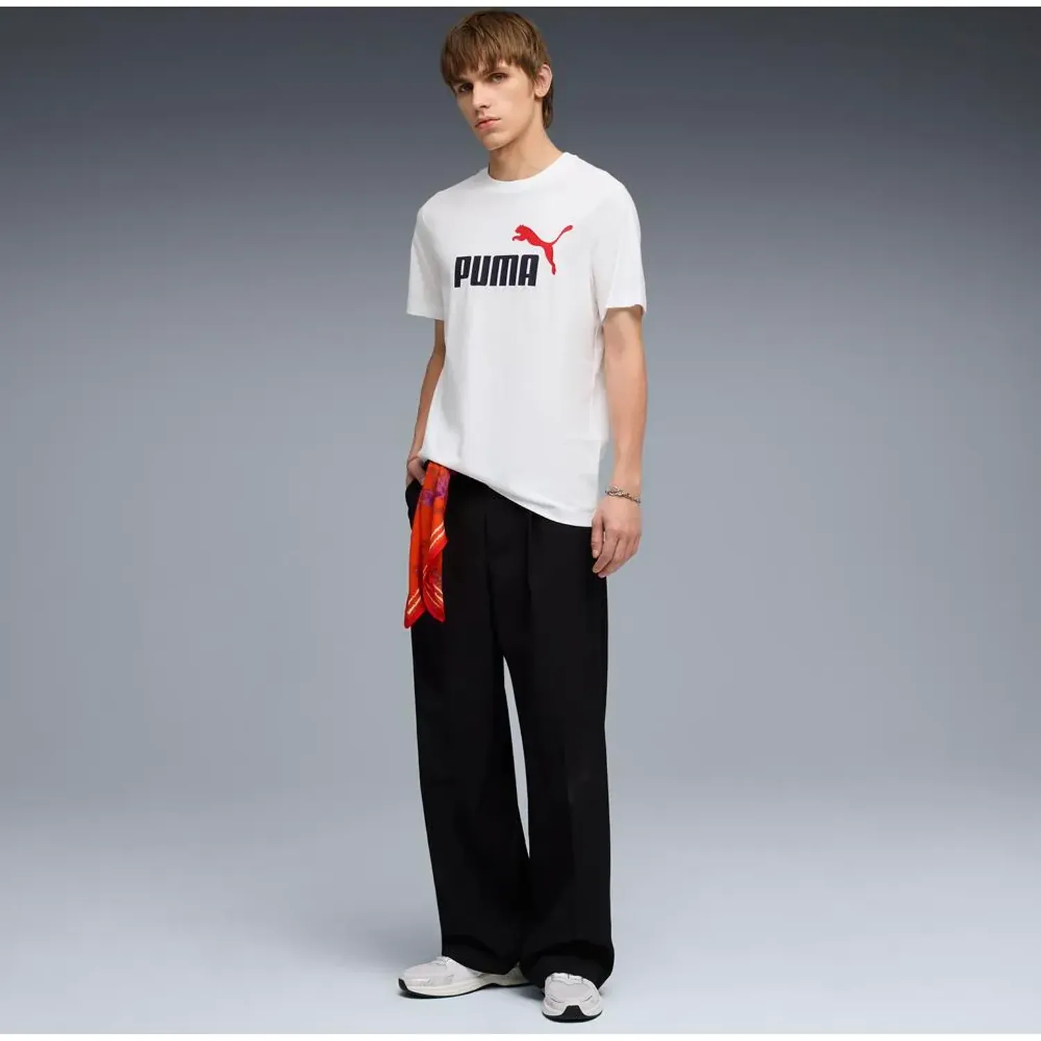 Polo Puma Deportivo Hombre Graphics 2 Color No. 1 Logo Tee color blanco | Platanitos