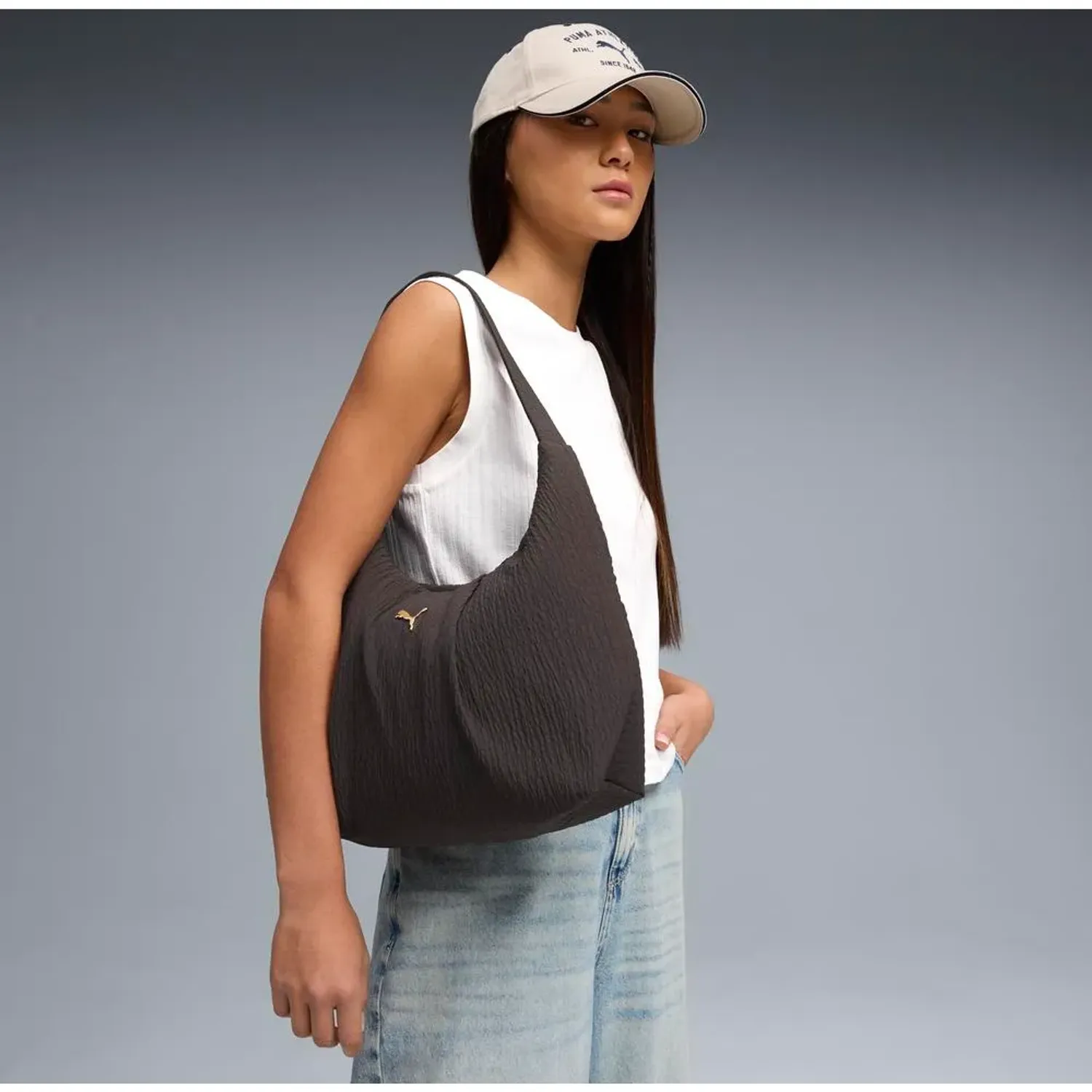 Bolso Puma Deportivo Unisex Up Slouchy Hobo Bag color negro | Platanitos