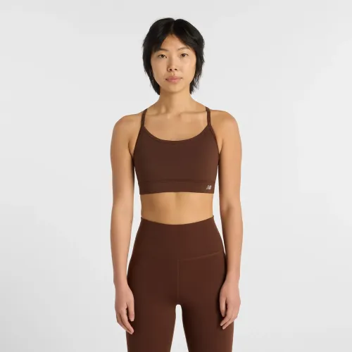 Top New Balance Training Mujer Nb Essential Yoga Bra color marron | Platanitos