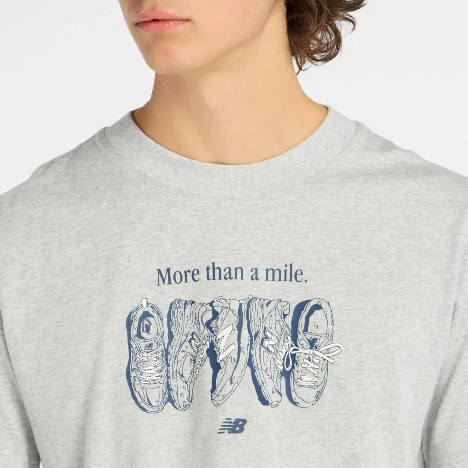 Polo New Balance Deportiva Hombre Miler T-Shirt color gris | Platanitos
