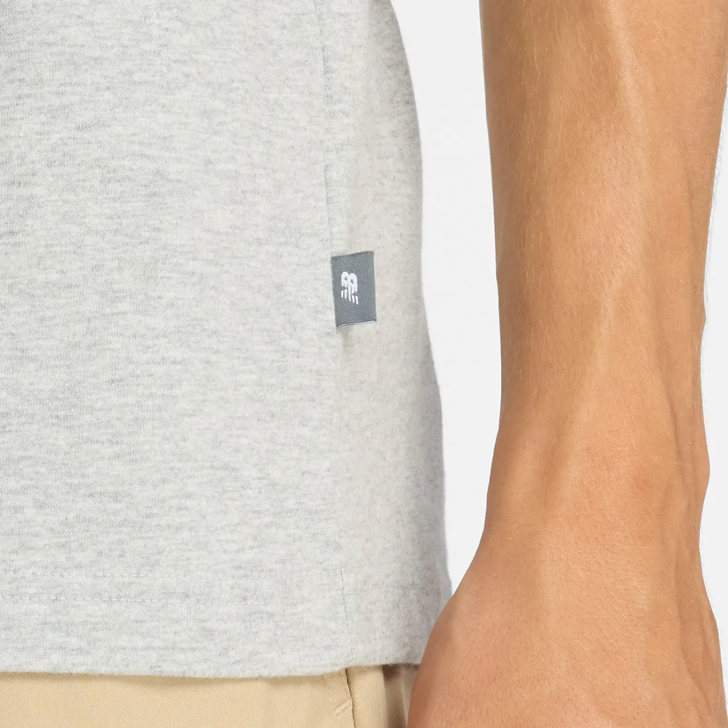 Polo New Balance Deportiva Hombre Miler T-Shirt color gris | Platanitos