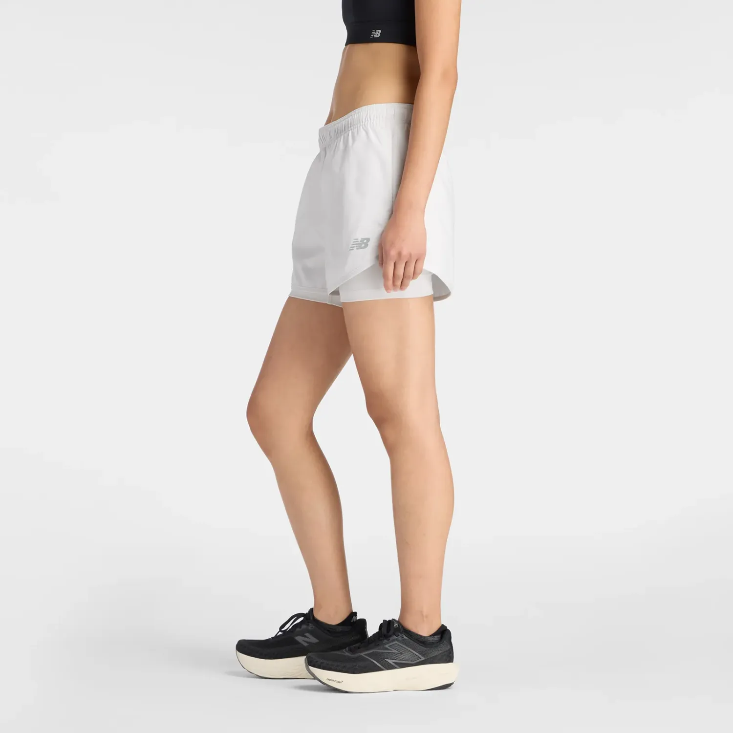 Short New Balance Running Mujer Sport Essentials 2-In-1 Short 3 color blanco | Platanitos